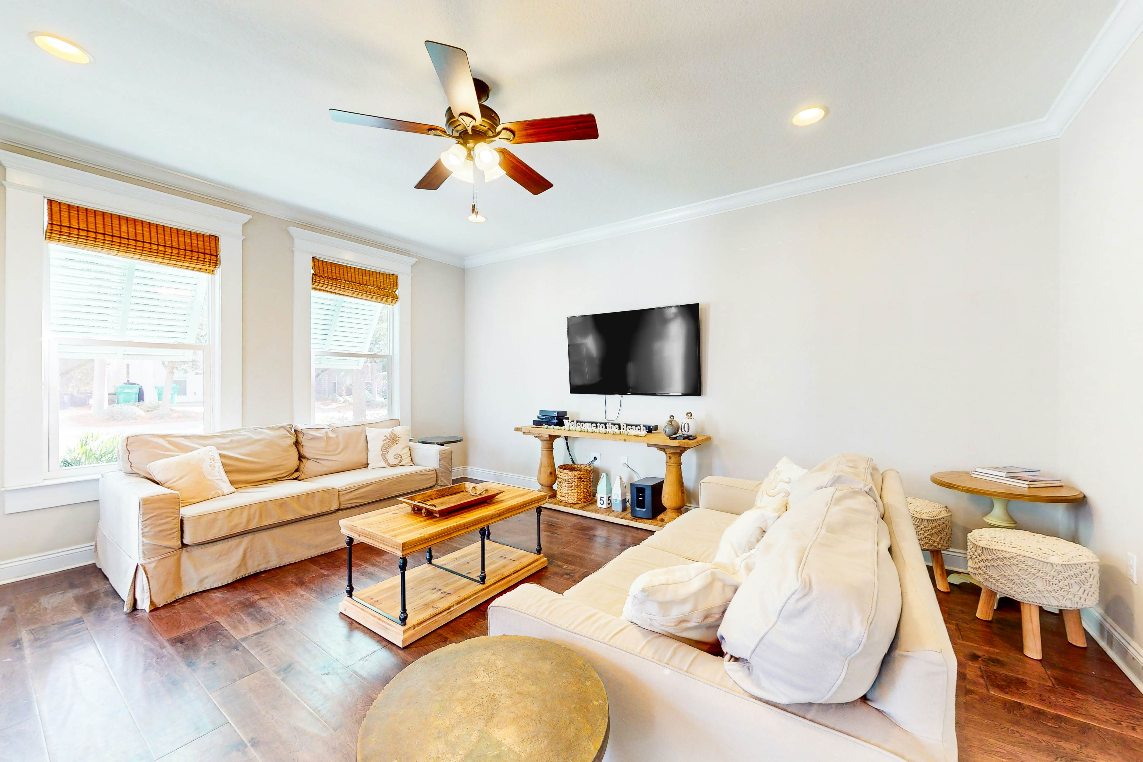 Snowbird-friendly home in gated community with hot tub, pool, balcony, & grill