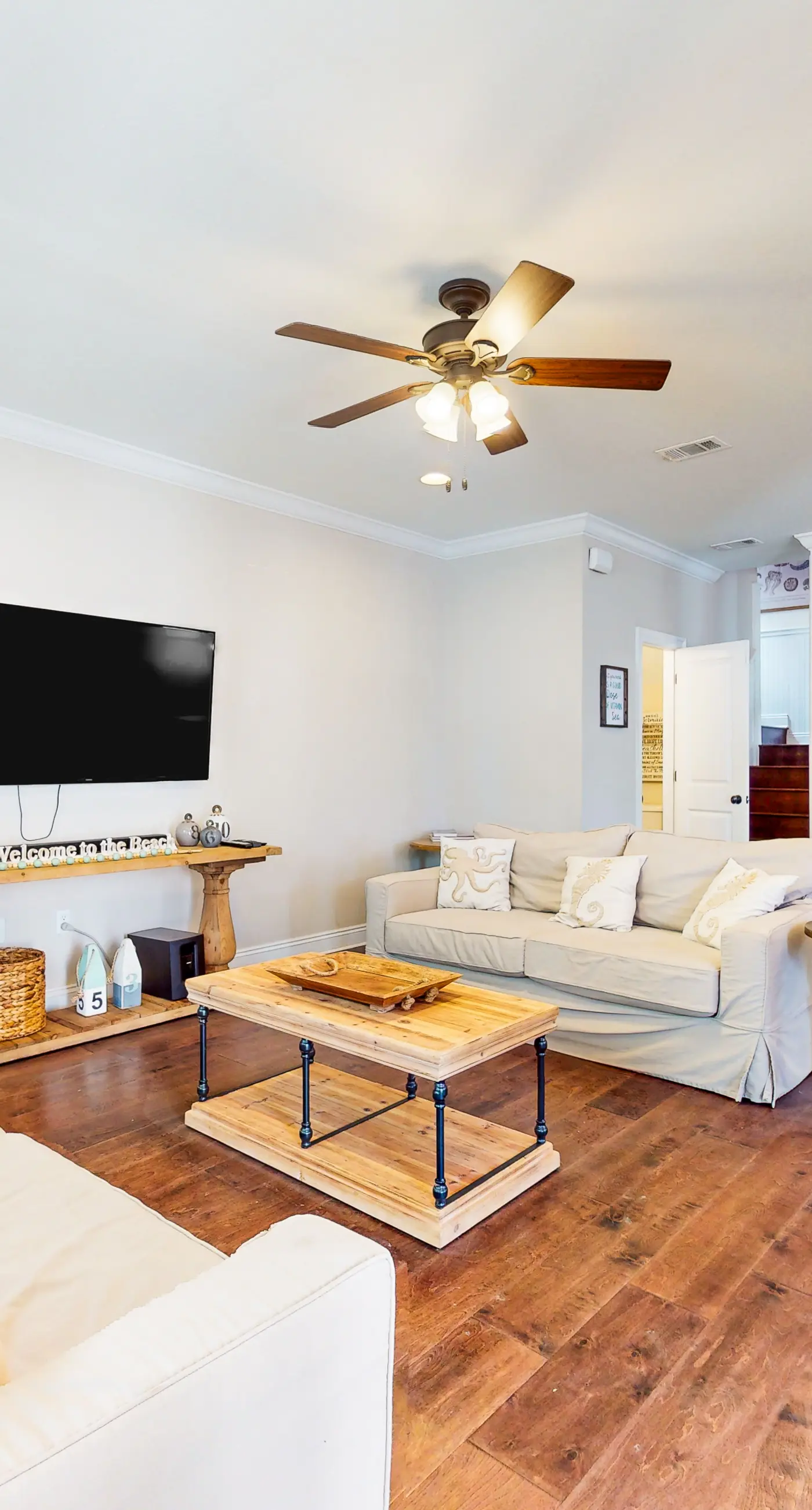 Snowbird-friendly home in gated community with hot tub, pool, balcony, & grill