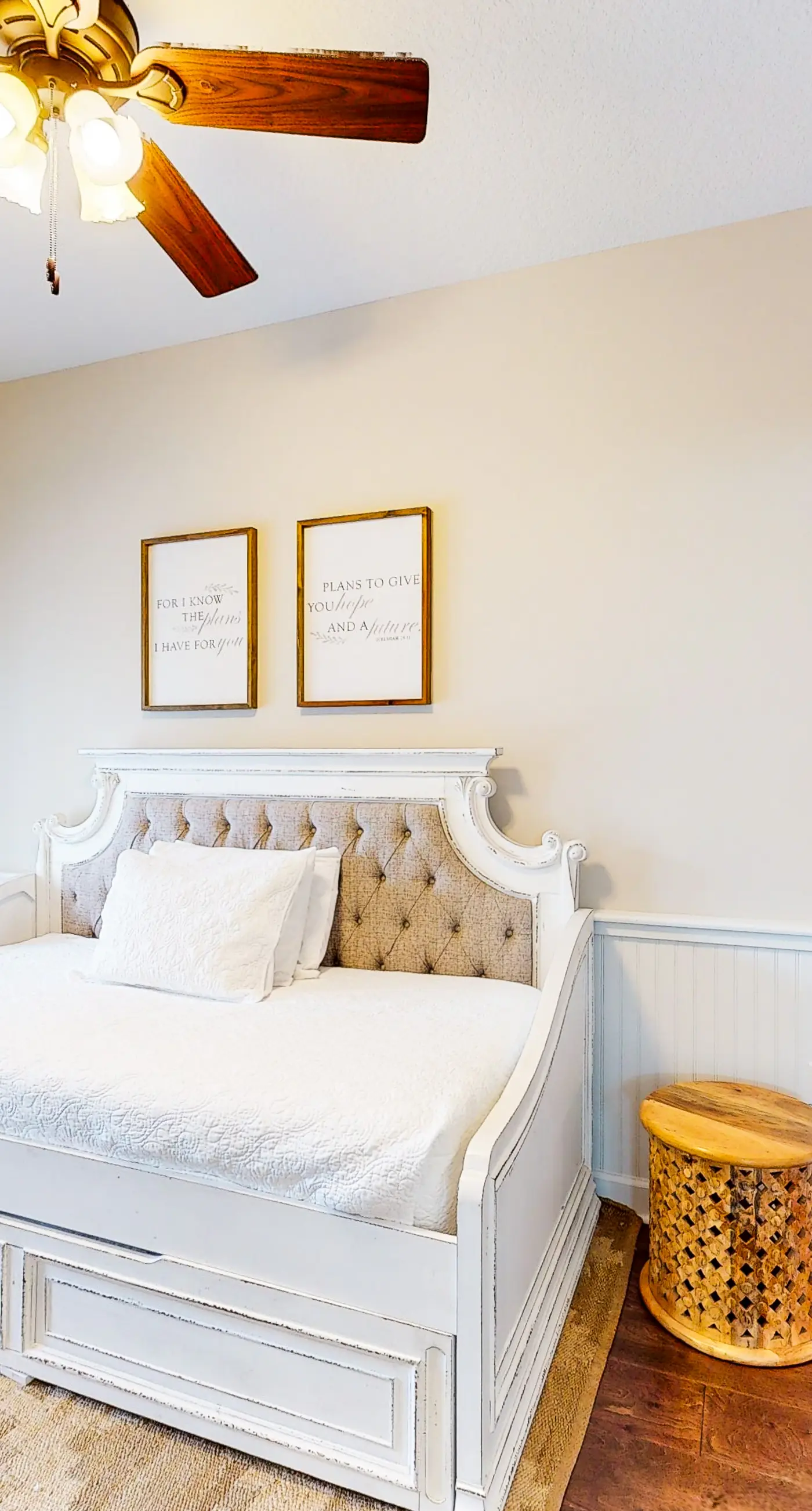 Snowbird-friendly home in gated community with hot tub, pool, balcony, & grill