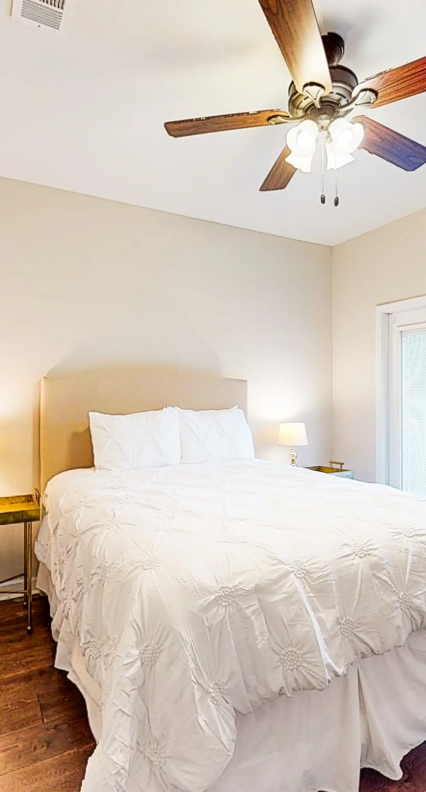 Snowbird-friendly home in gated community with hot tub, pool, balcony, & grill