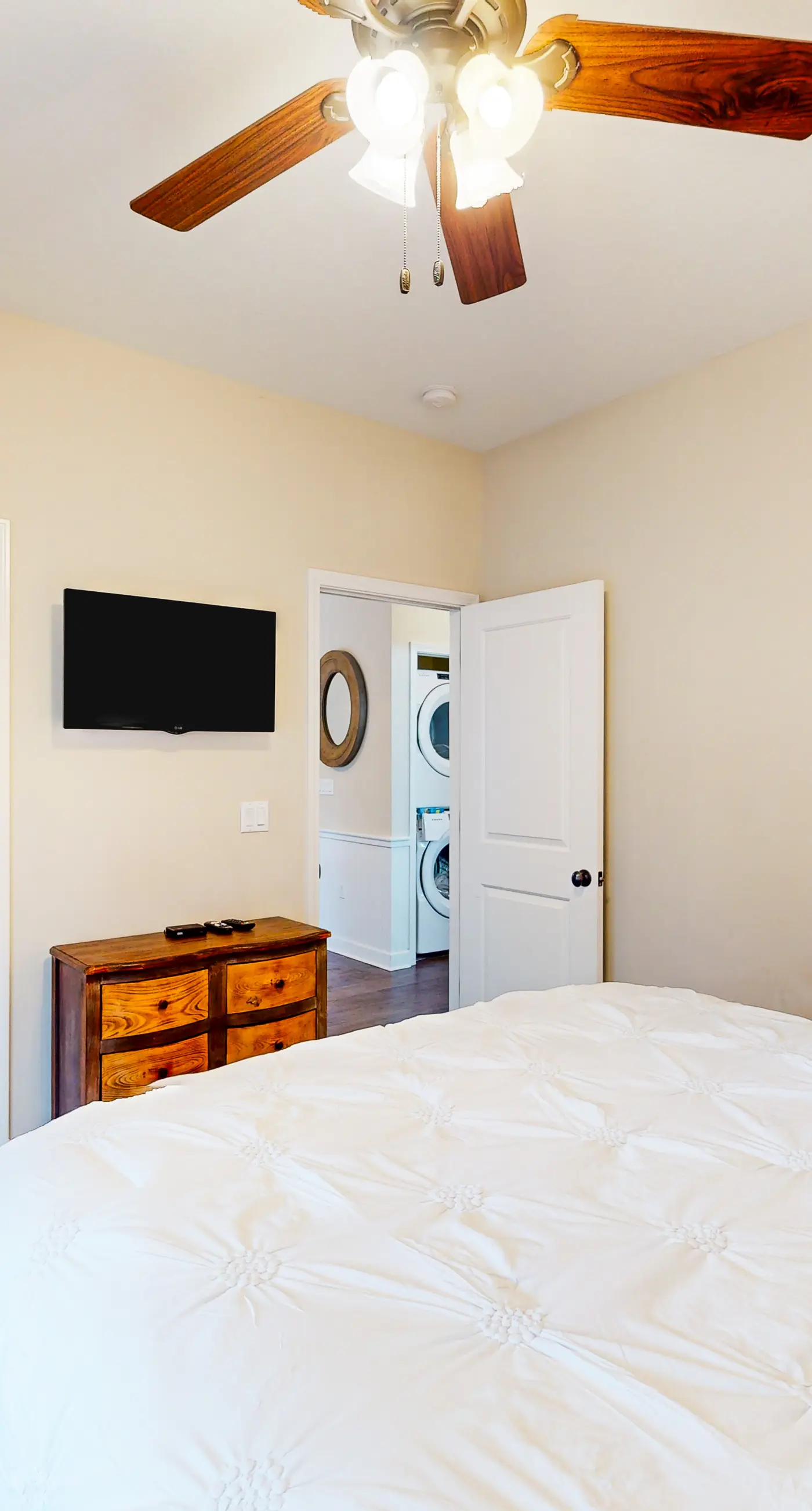 Snowbird-friendly home in gated community with hot tub, pool, balcony, & grill