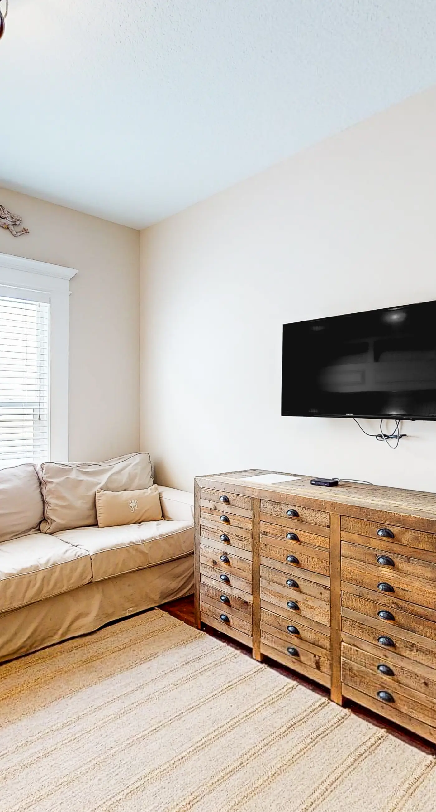 Snowbird-friendly home in gated community with hot tub, pool, balcony, & grill