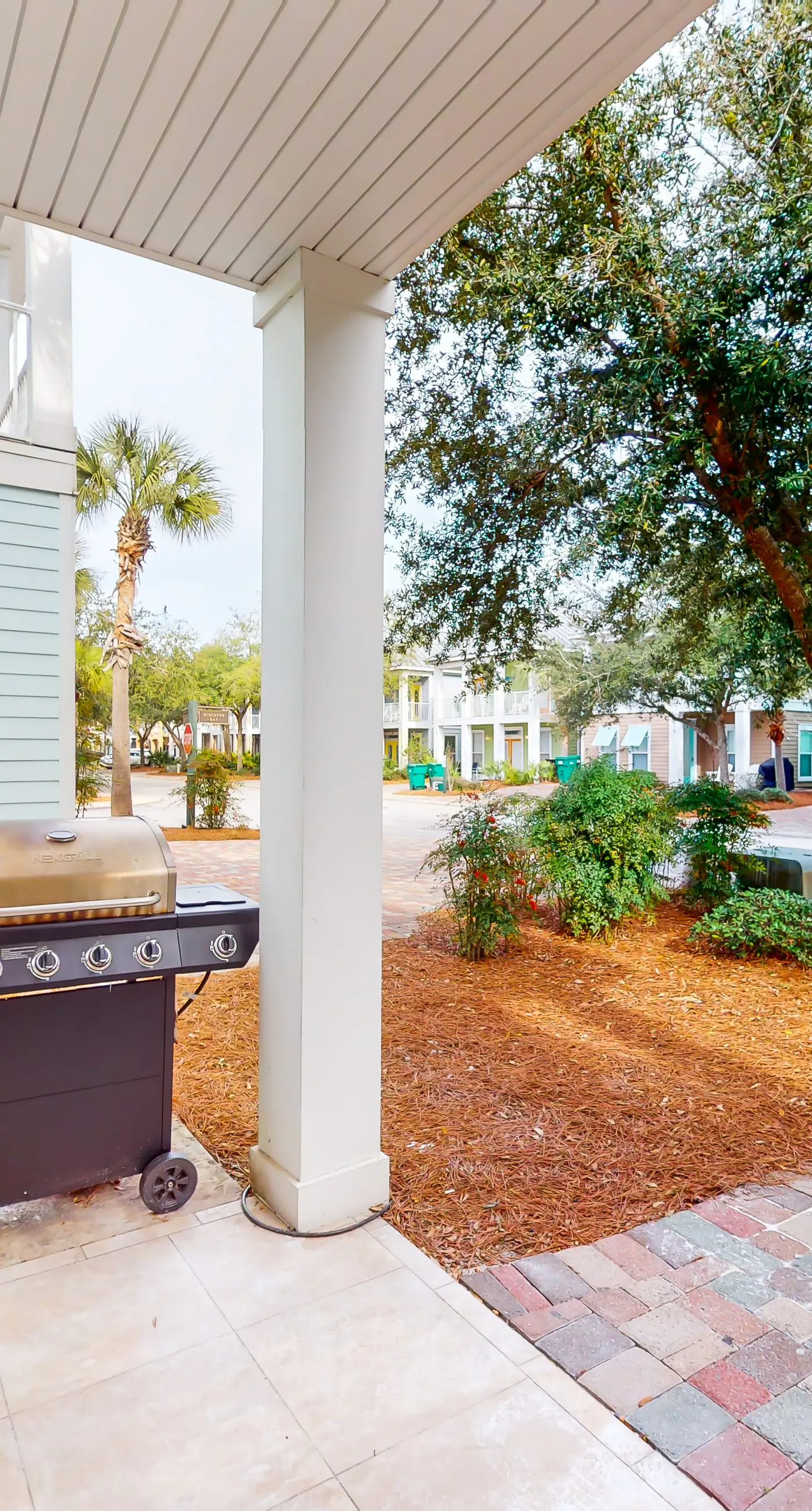 Snowbird-friendly home in gated community with hot tub, pool, balcony, & grill