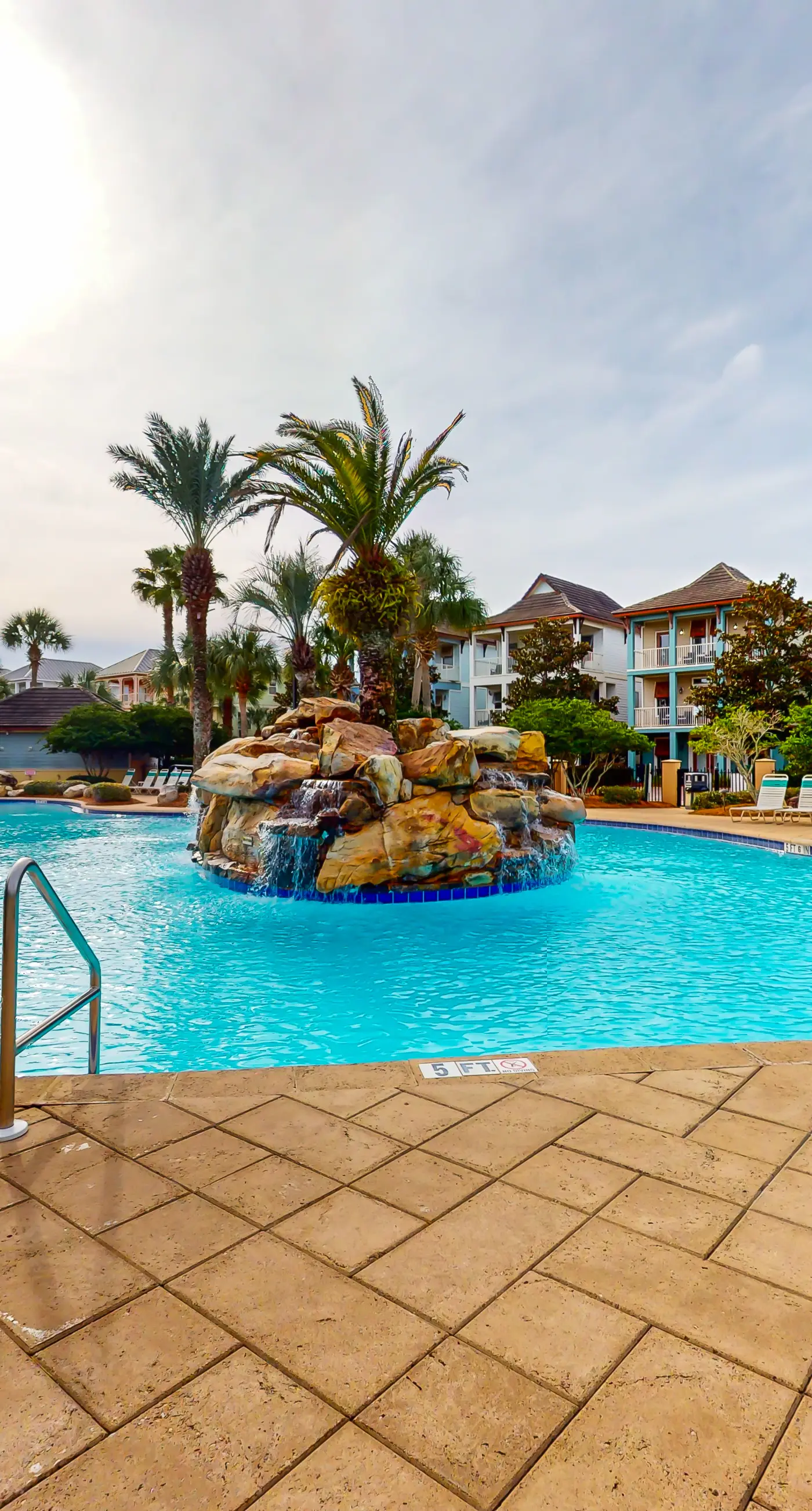 Snowbird-friendly home in gated community with hot tub, pool, balcony, & grill