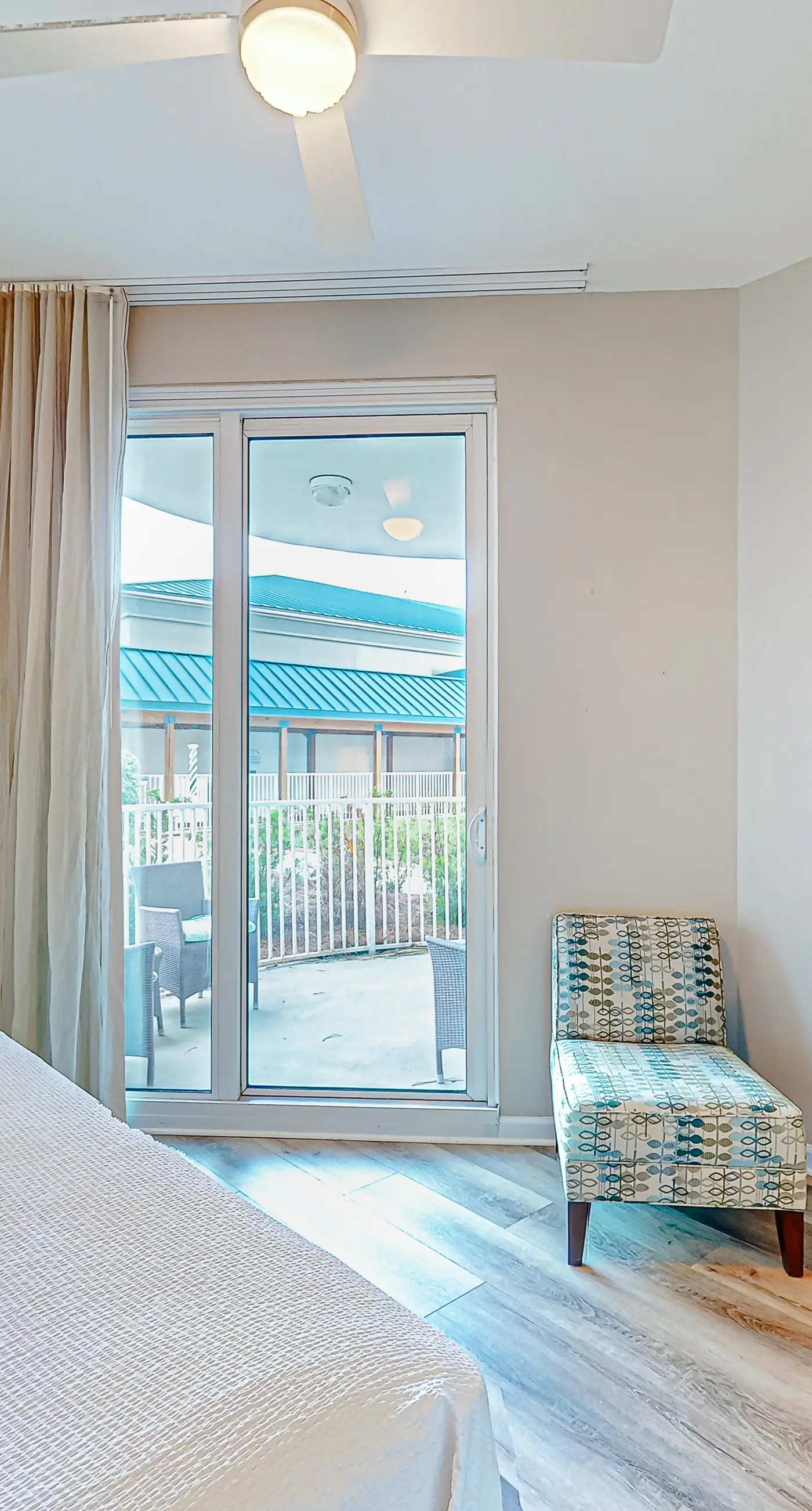 Snowbird-friendly condo with pool, hot tub, splash area, tennis, restaurant, gym