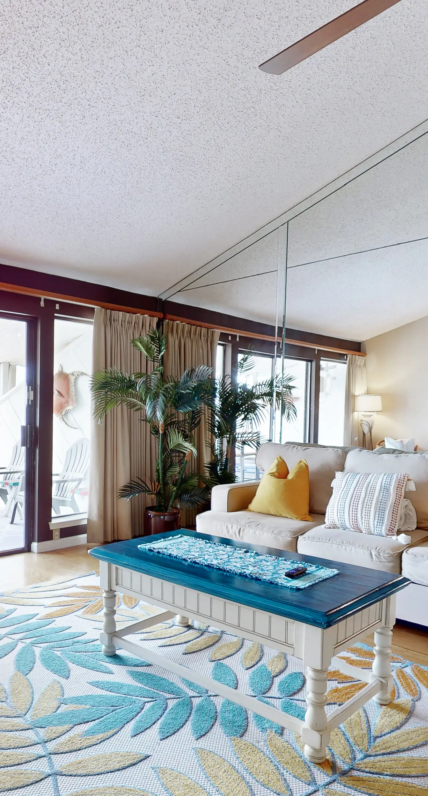 Dog Friendly waterfront townhome with balcony and wifi