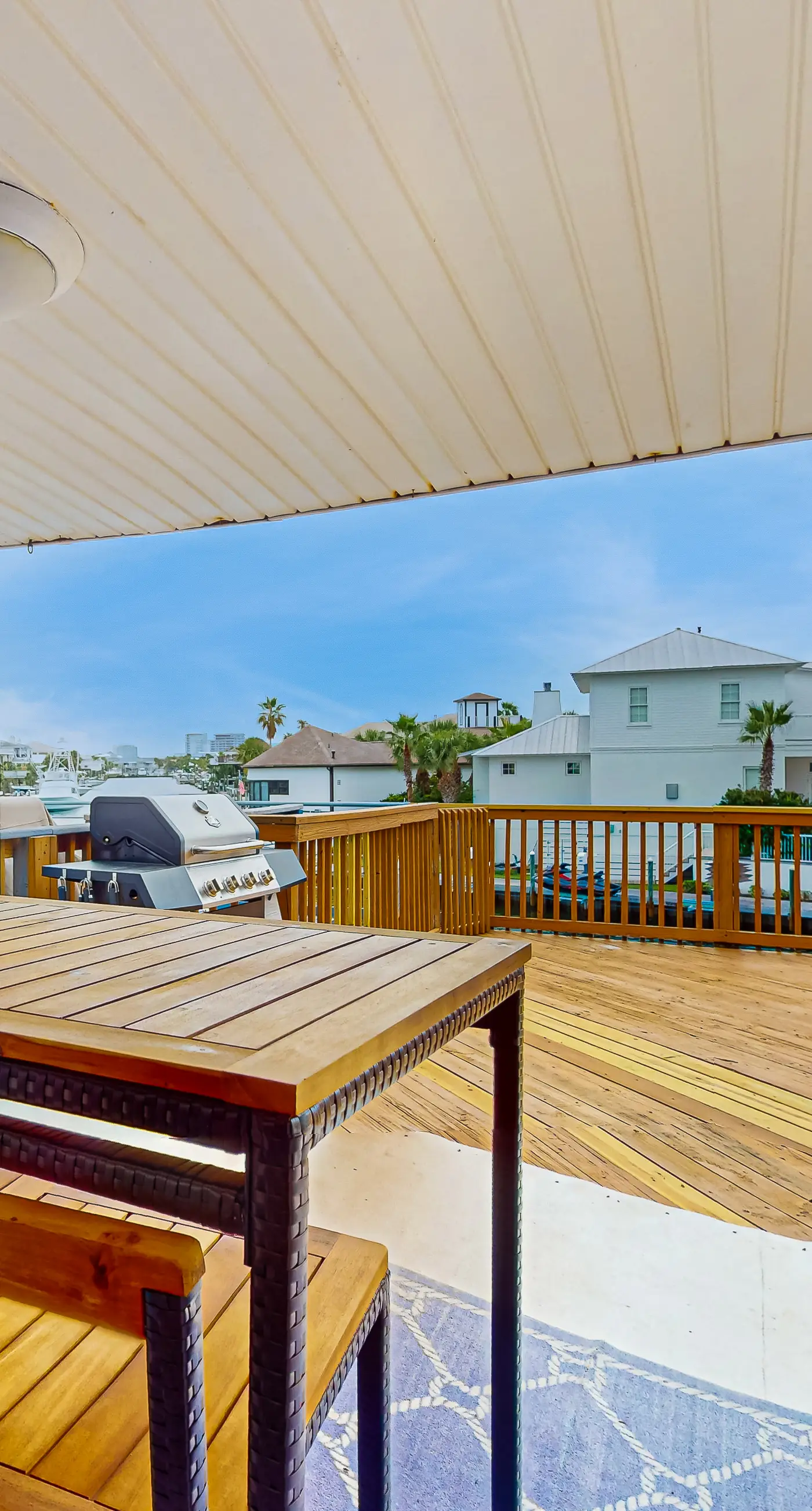 Dog Friendly waterfront townhome with balcony and wifi