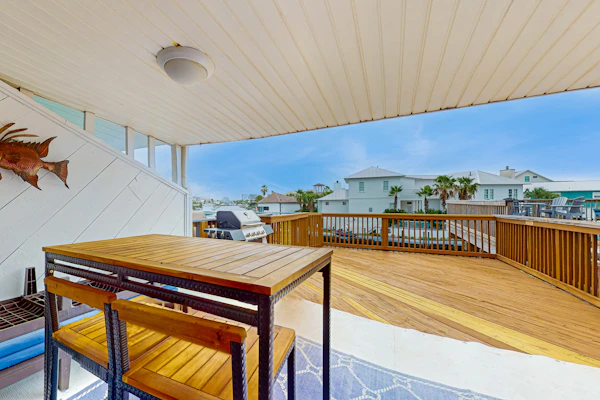 Dog Friendly waterfront townhome with balcony and wifi