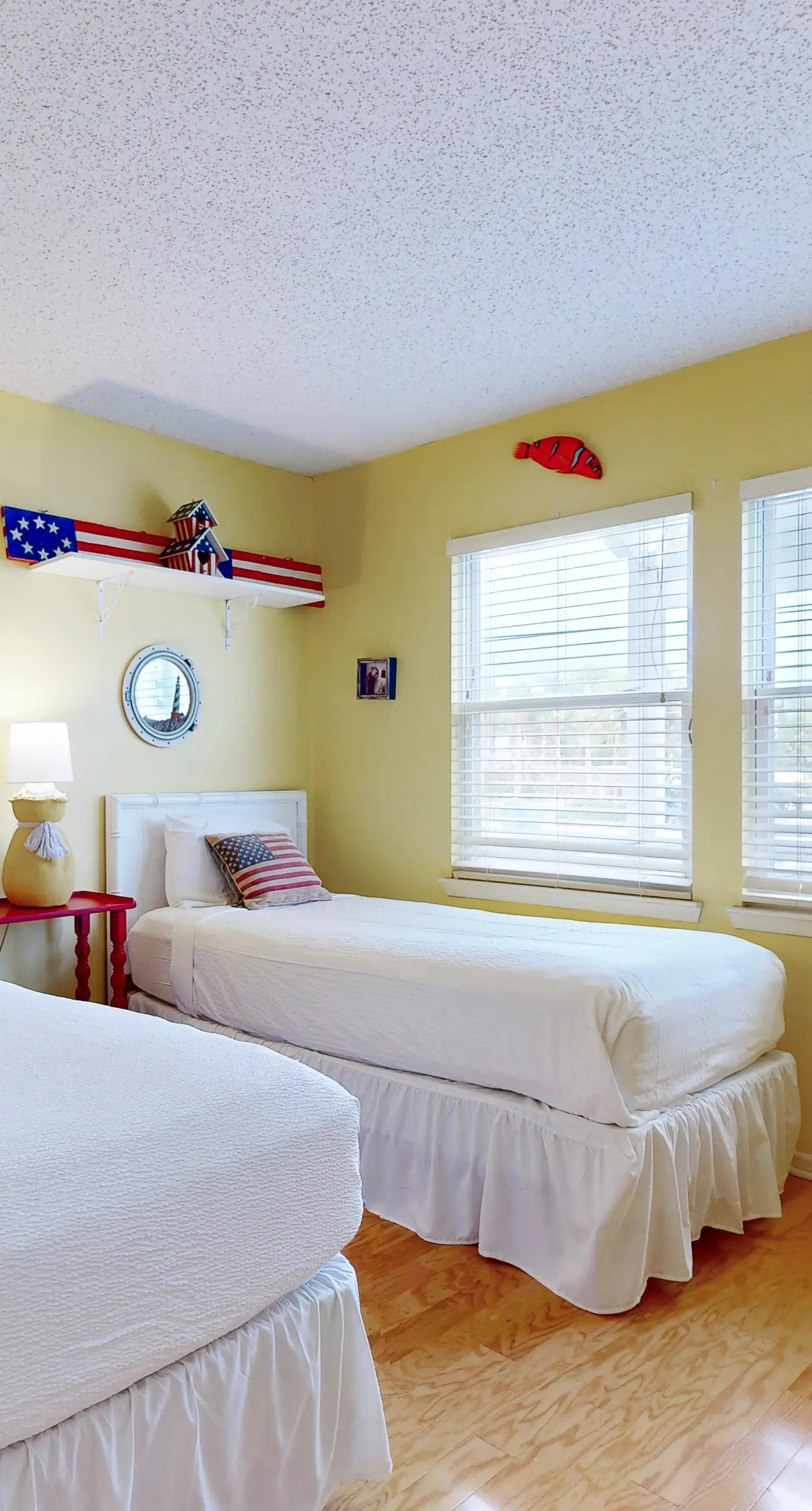 Dog Friendly waterfront townhome with balcony and wifi