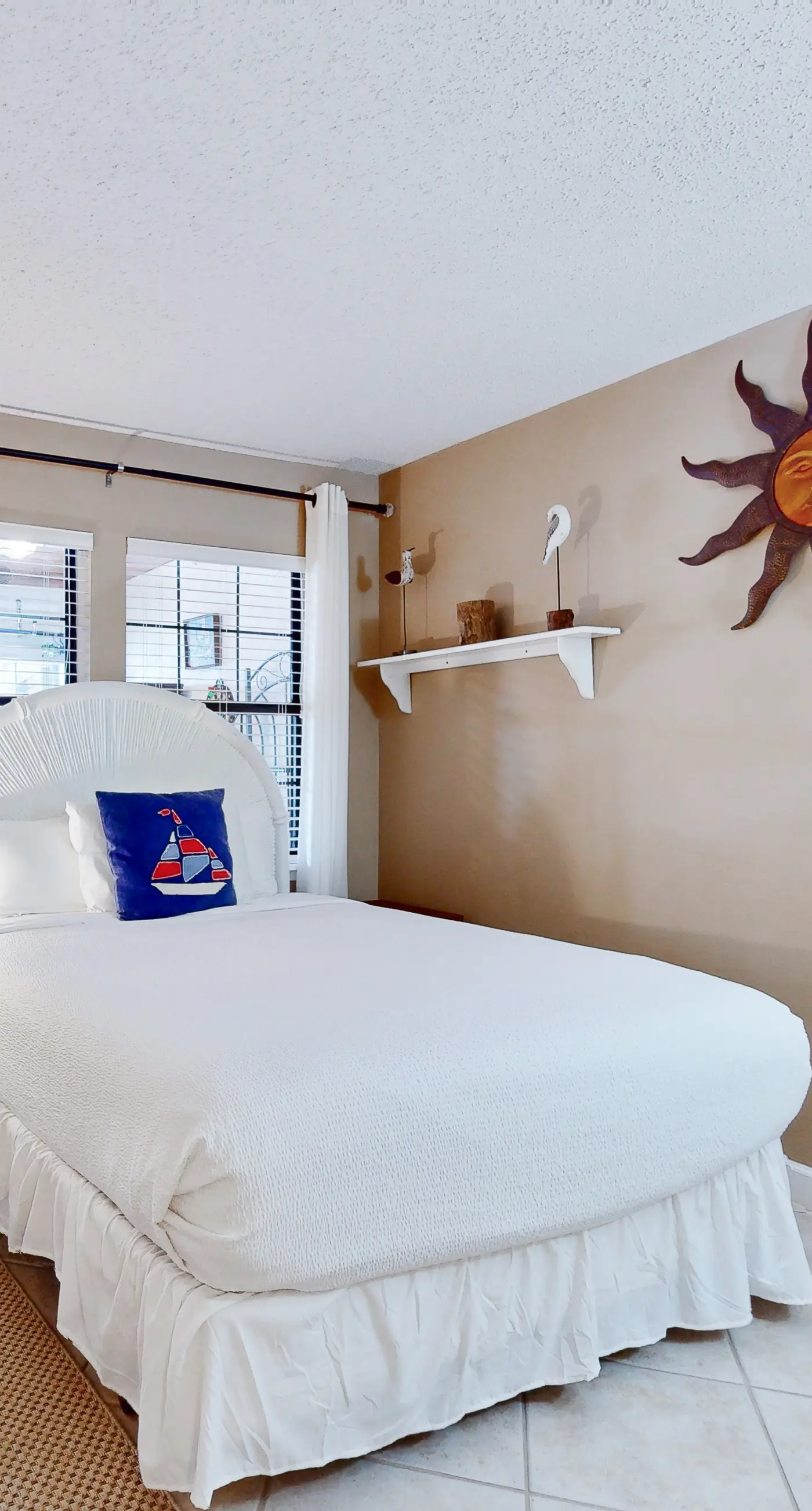 Dog Friendly waterfront townhome with balcony and wifi