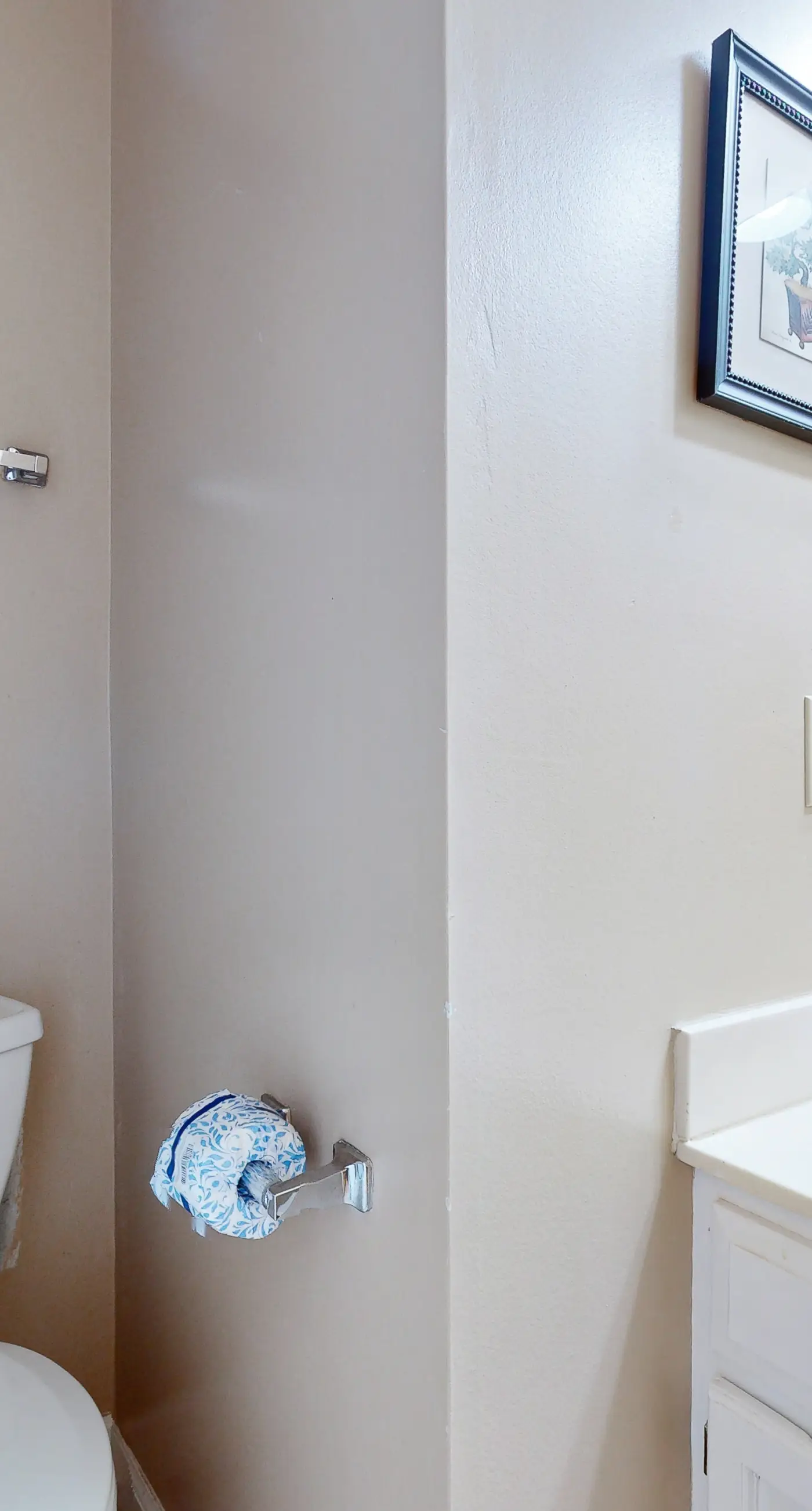 Dog Friendly waterfront townhome with balcony and wifi