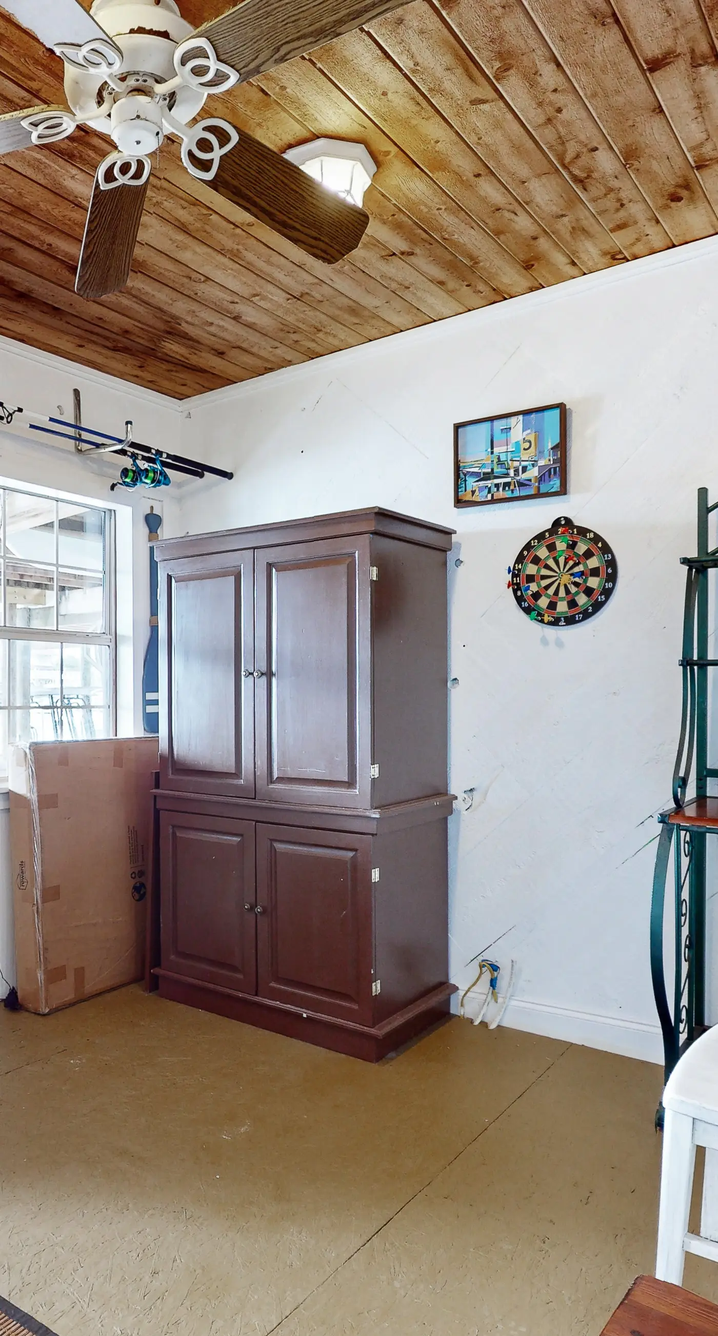 Dog Friendly waterfront townhome with balcony and wifi