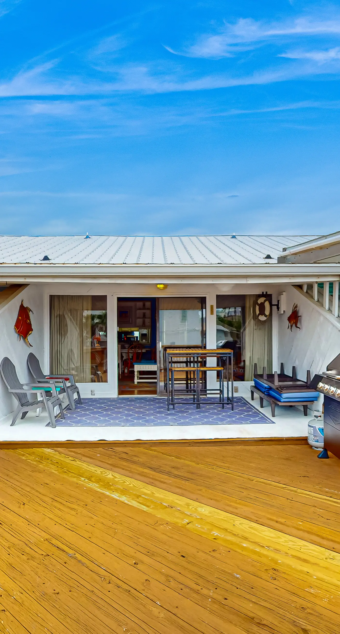 Dog Friendly waterfront townhome with balcony and wifi