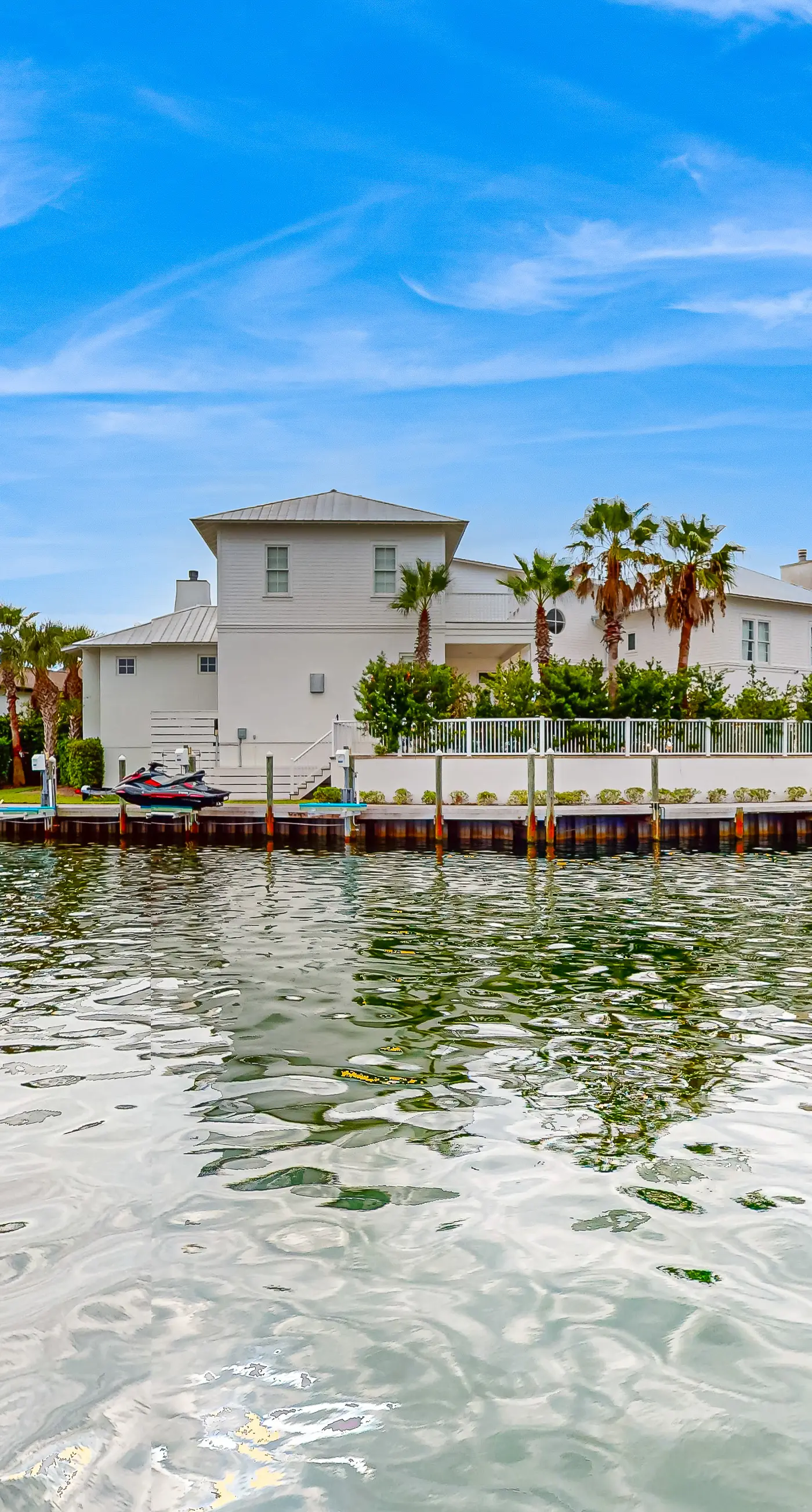 Dog Friendly waterfront townhome with balcony and wifi