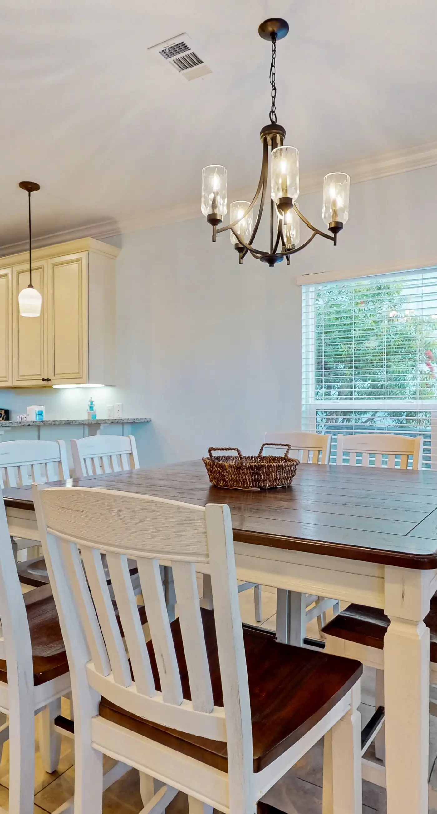 Gorgeous coastal home with shared pool and easy beach access