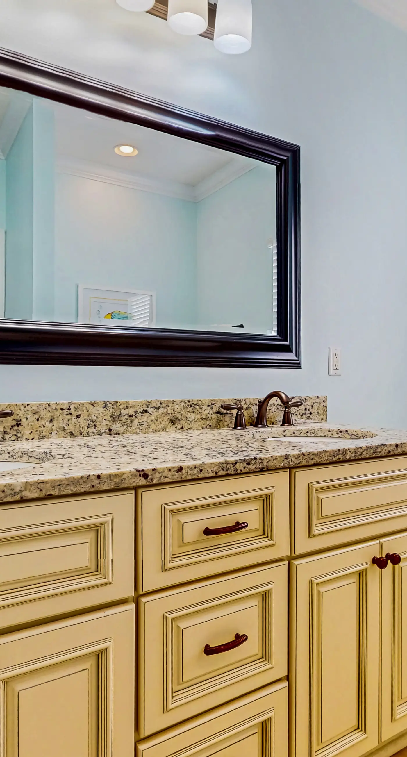 Gorgeous coastal home with shared pool and easy beach access