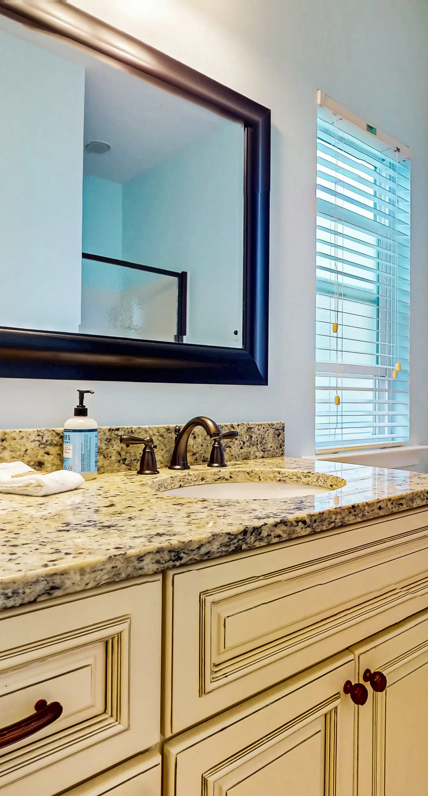 Gorgeous coastal home with shared pool and easy beach access