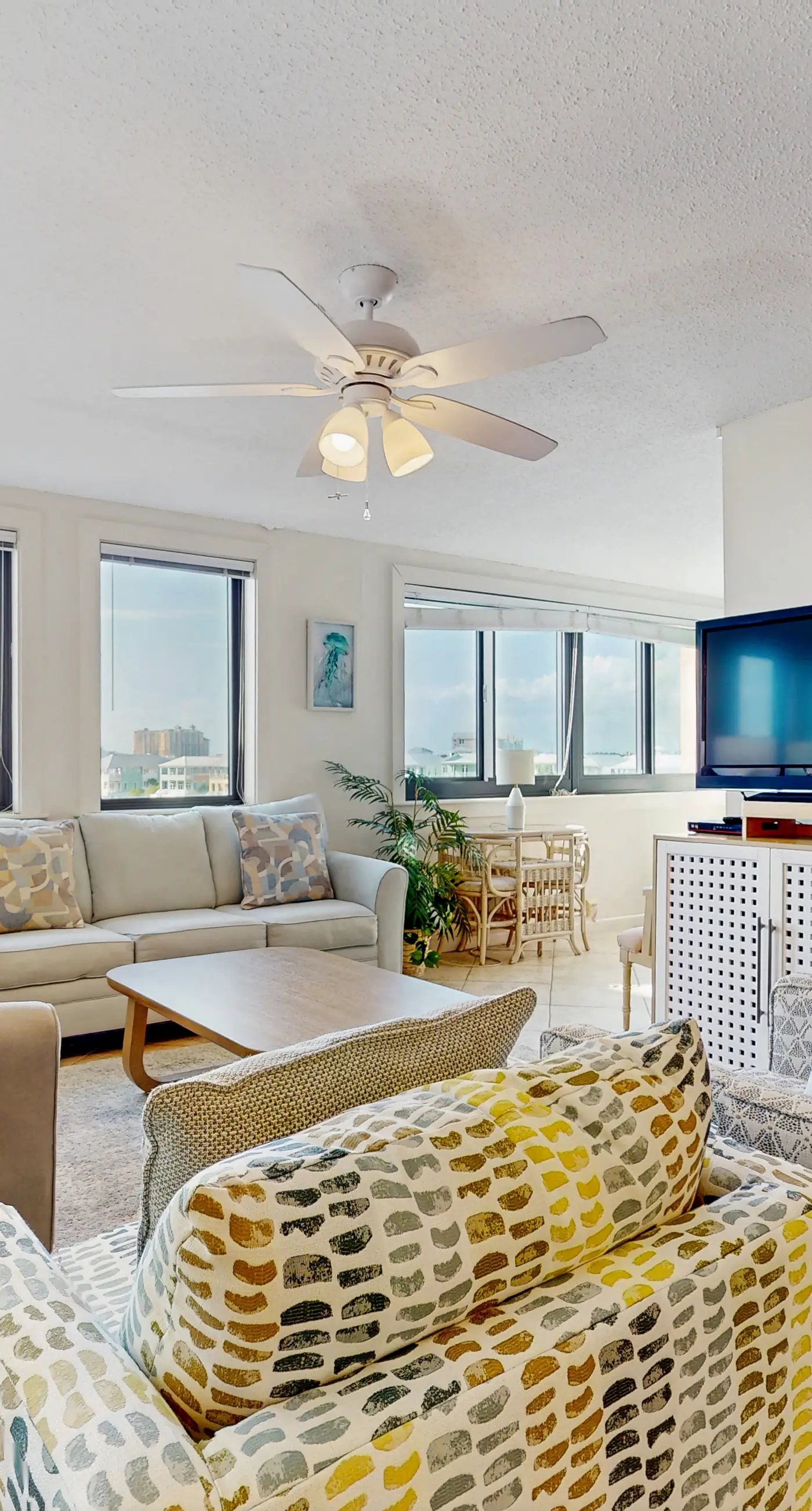 Snowbird-friendly condo with Gulf view, on-site pool, beach access, & gym