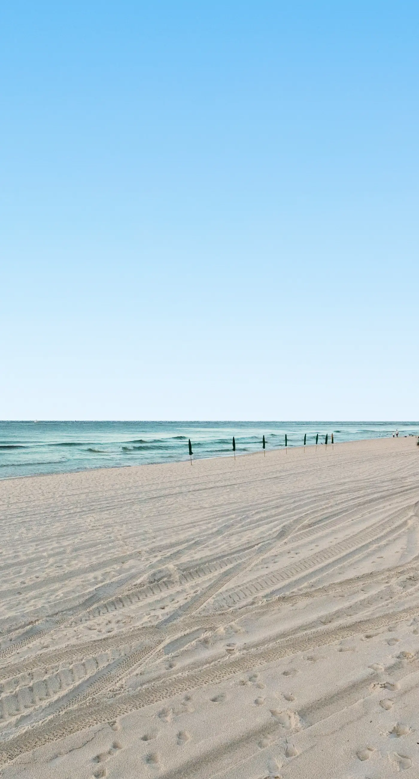 Snowbird-friendly condo with Gulf view, on-site pool, beach access, & gym