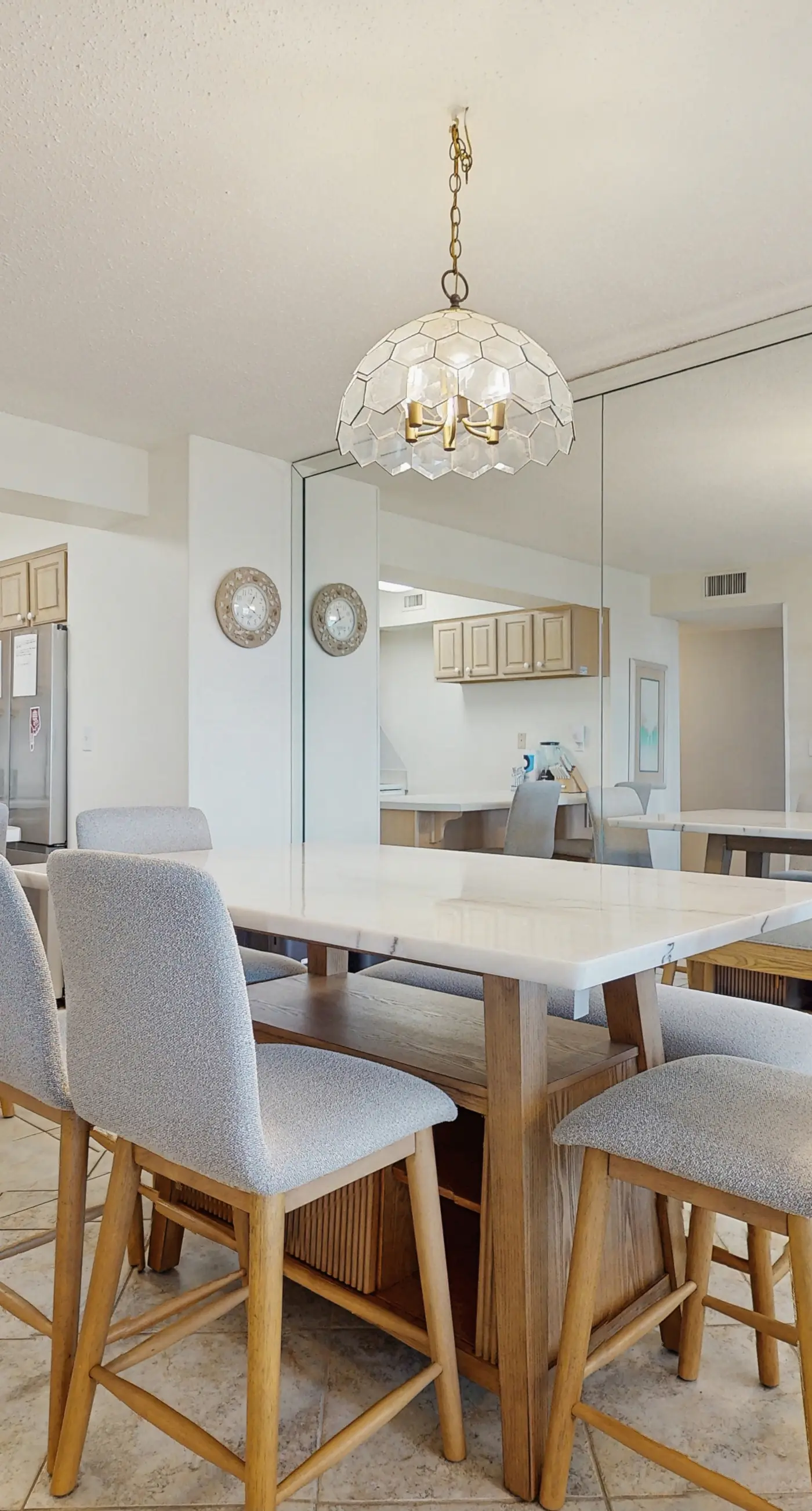 Snowbird-friendly condo with Gulf view, on-site pool, beach access, & gym