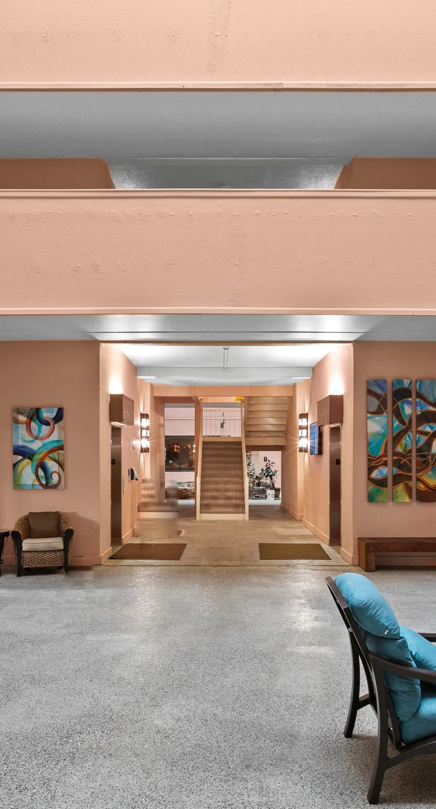 Snowbird-friendly condo with Gulf view, on-site pool, beach access, & gym