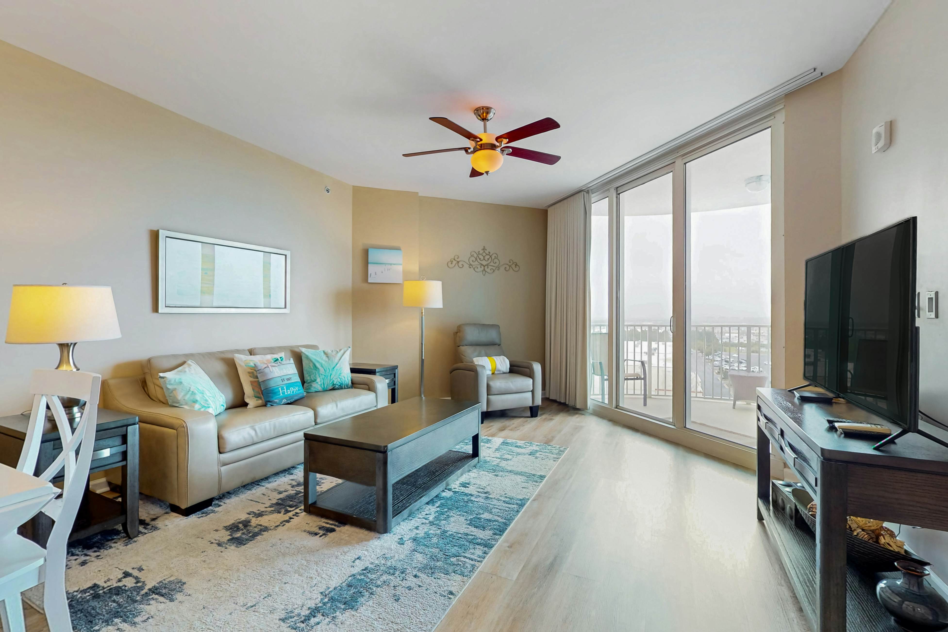 Cozy coastal condo with shared pool, lazy river and beach access