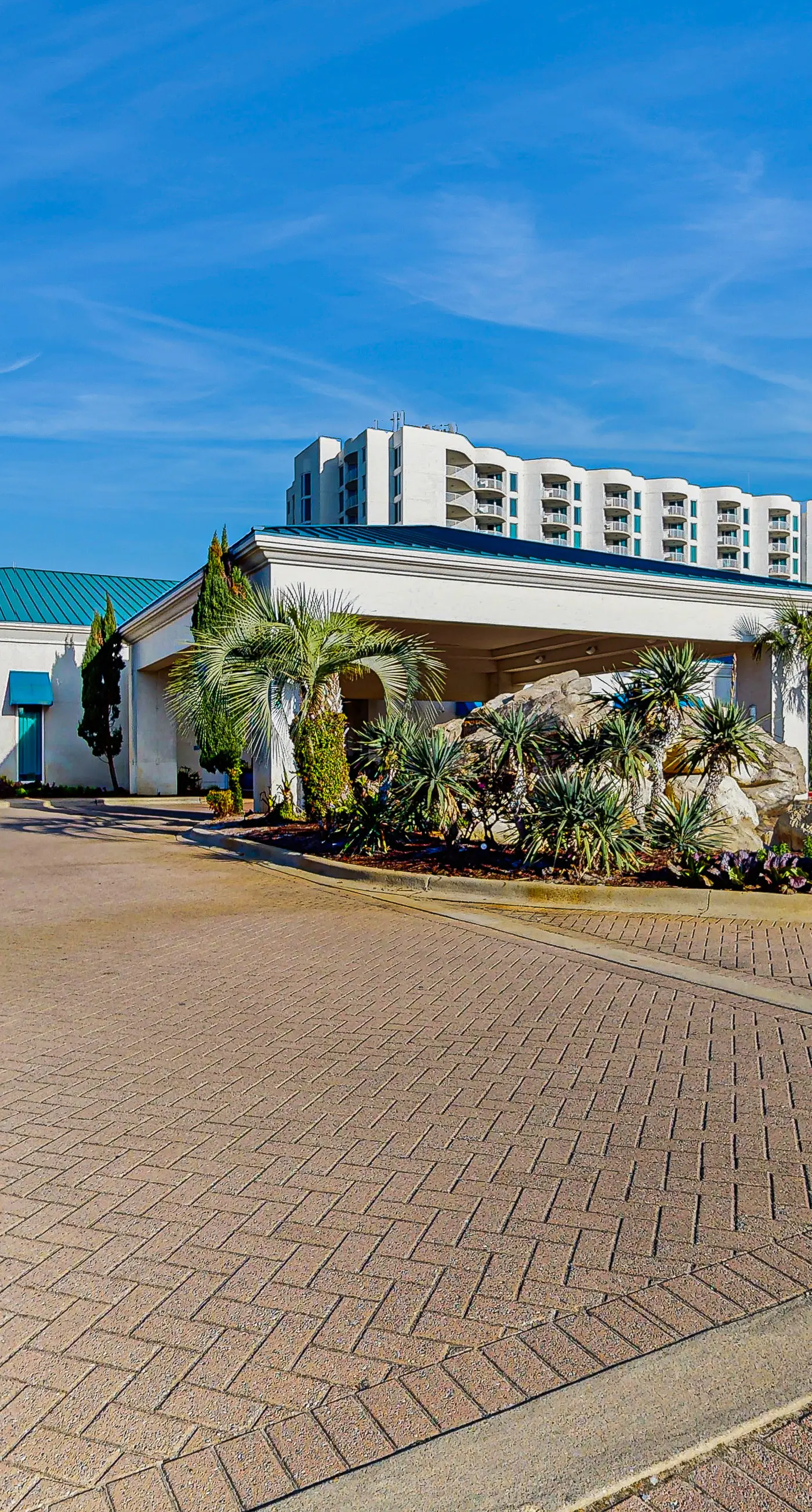 Cozy coastal condo with shared pool, lazy river and beach access