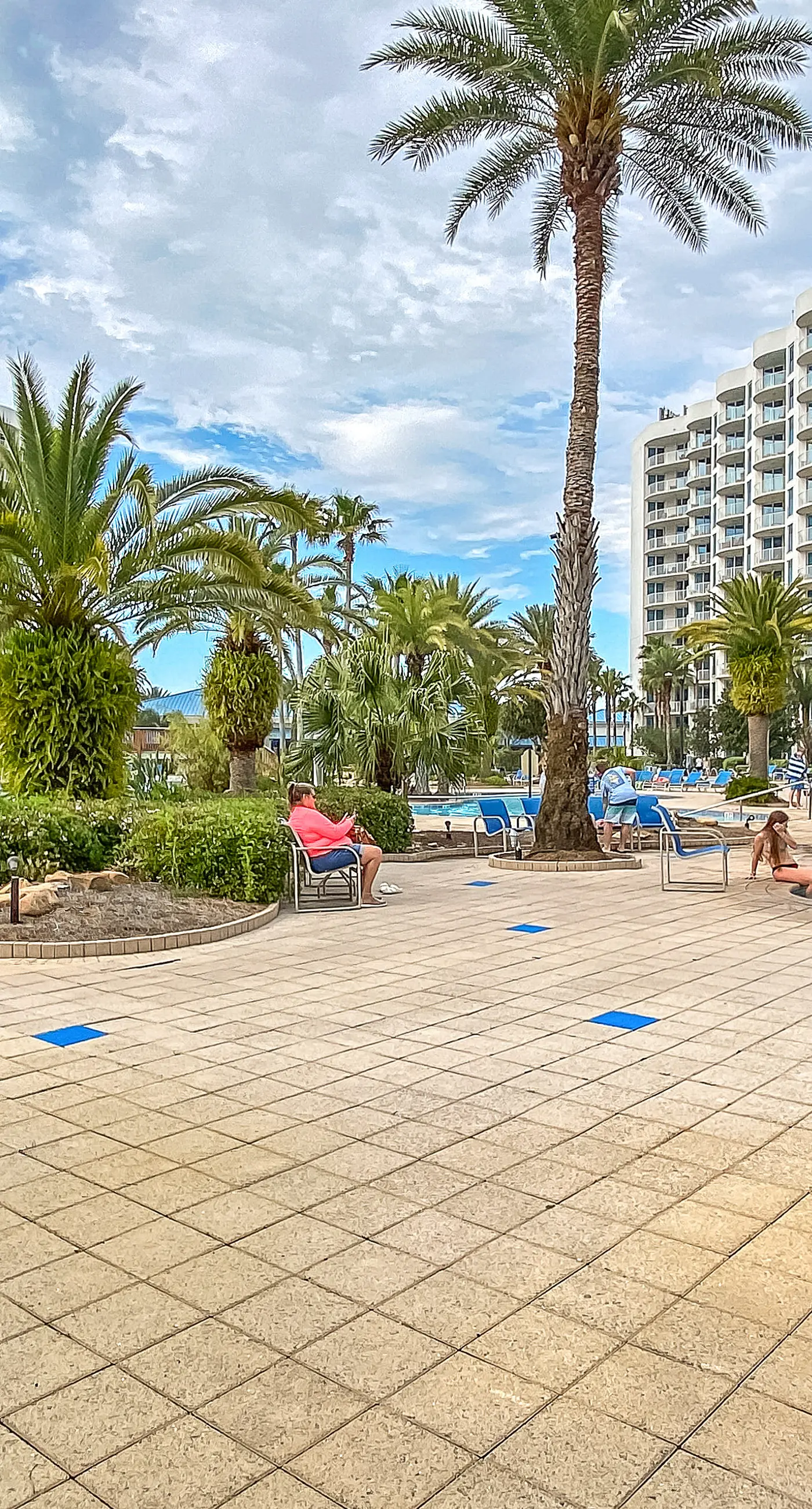 Cozy coastal condo with shared pool, lazy river and beach access