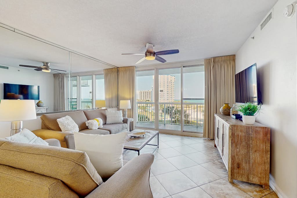 Pelican Beach Resort 415