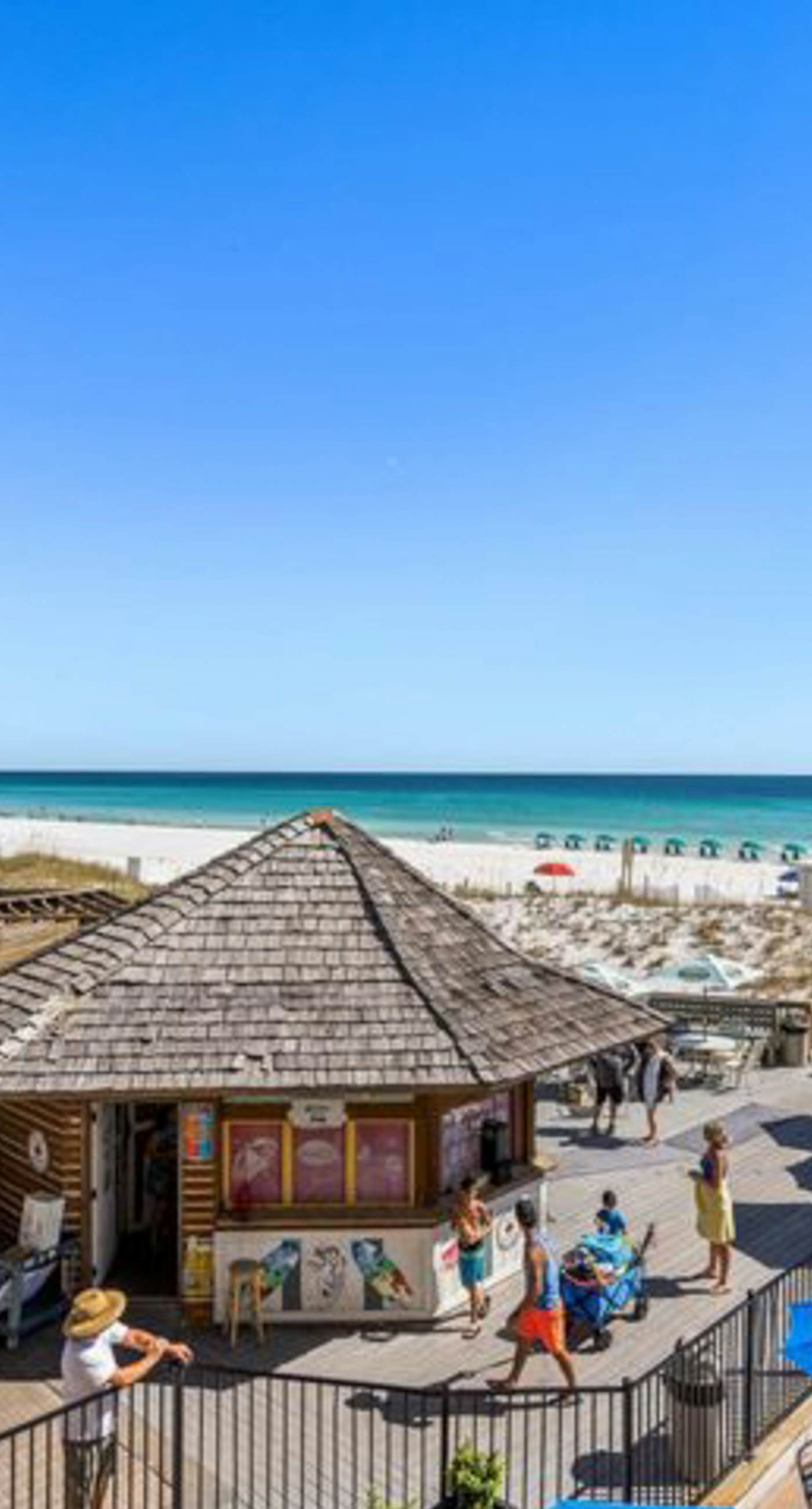 Beachfront Condo, gorgeous views, shared pool and beach access