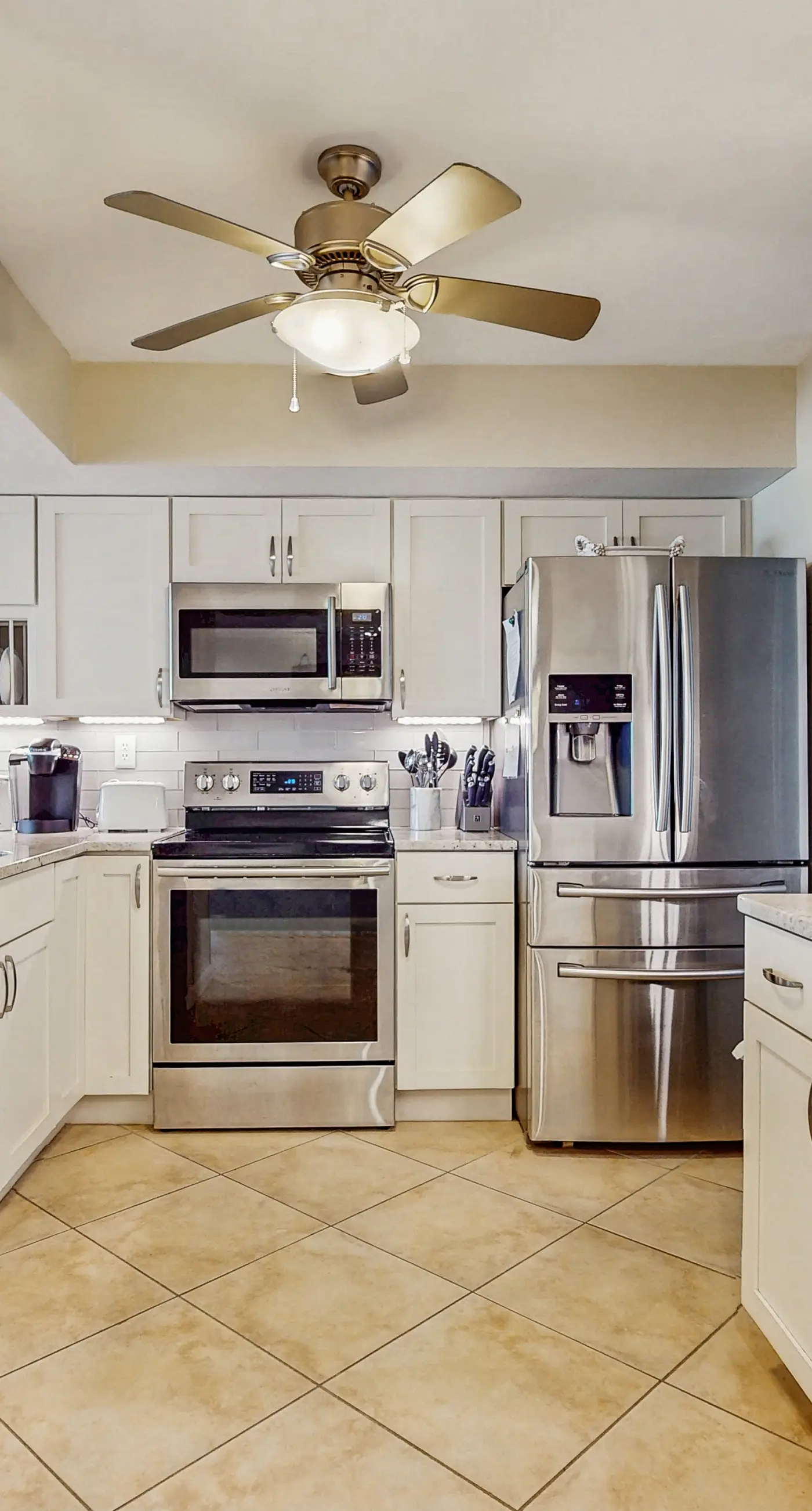 Gorgeous gulfront condo with shared pool and easy beach access