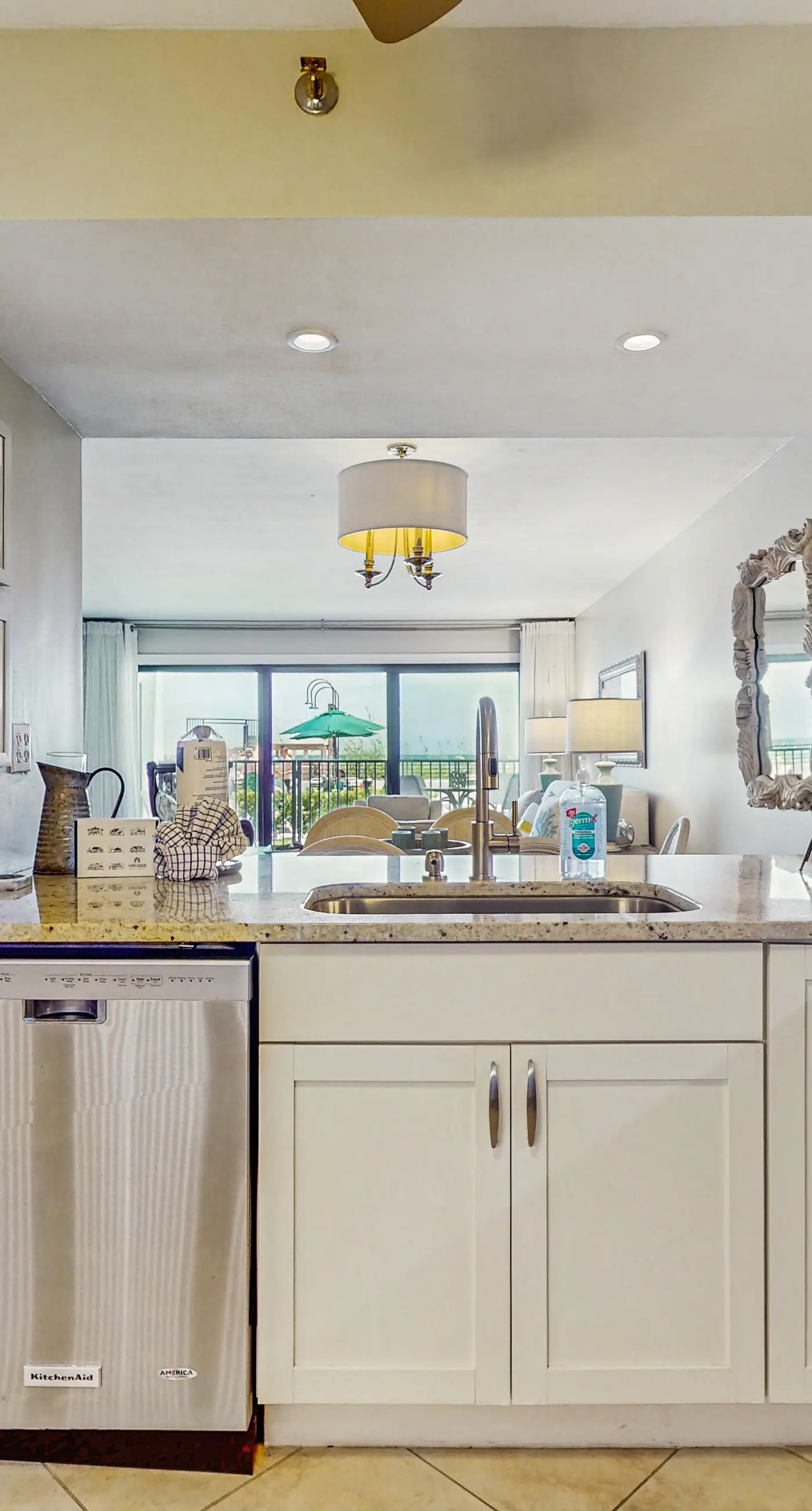 Gorgeous gulfront condo with shared pool and easy beach access