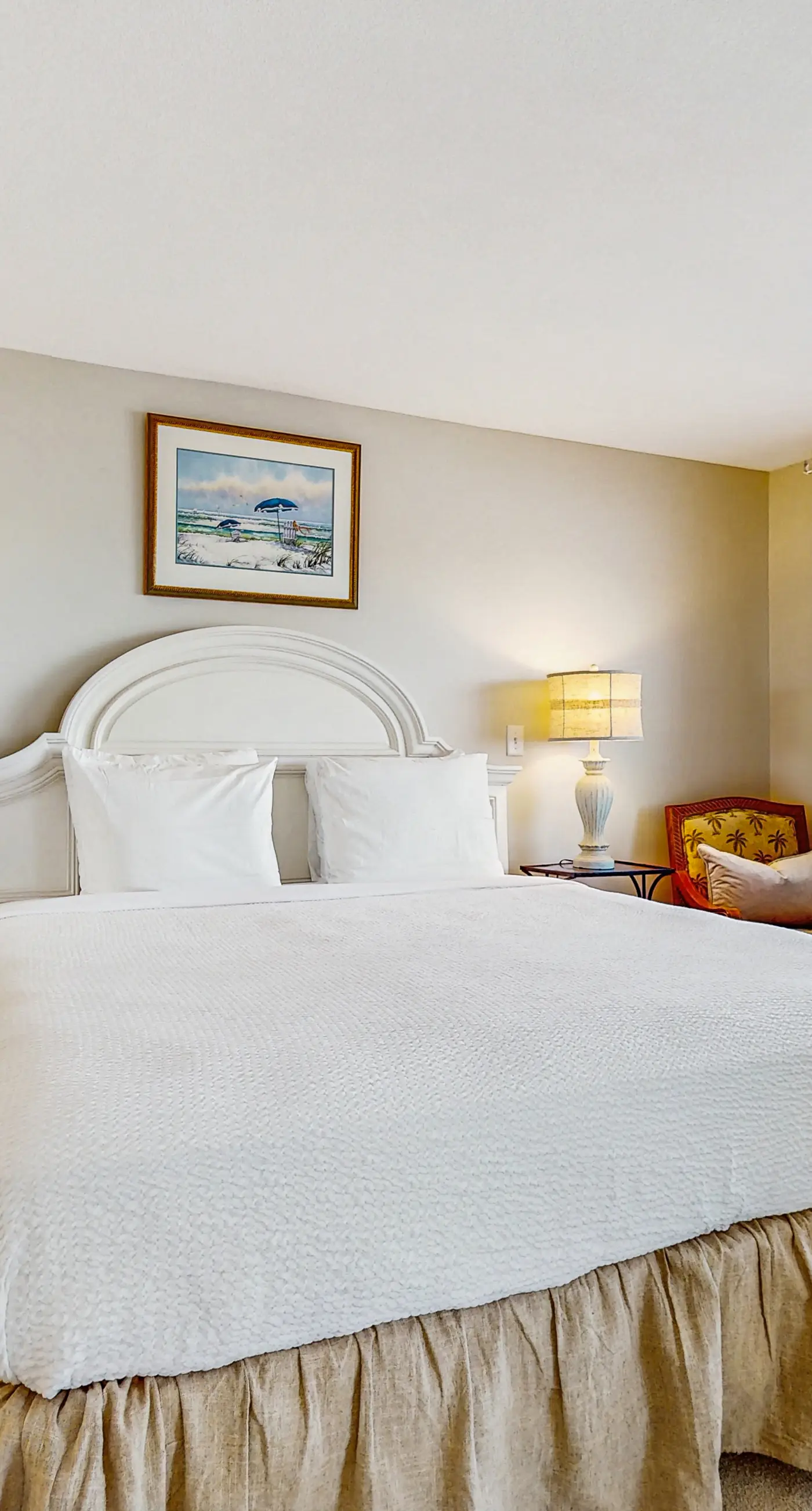 Gorgeous gulfront condo with shared pool and easy beach access