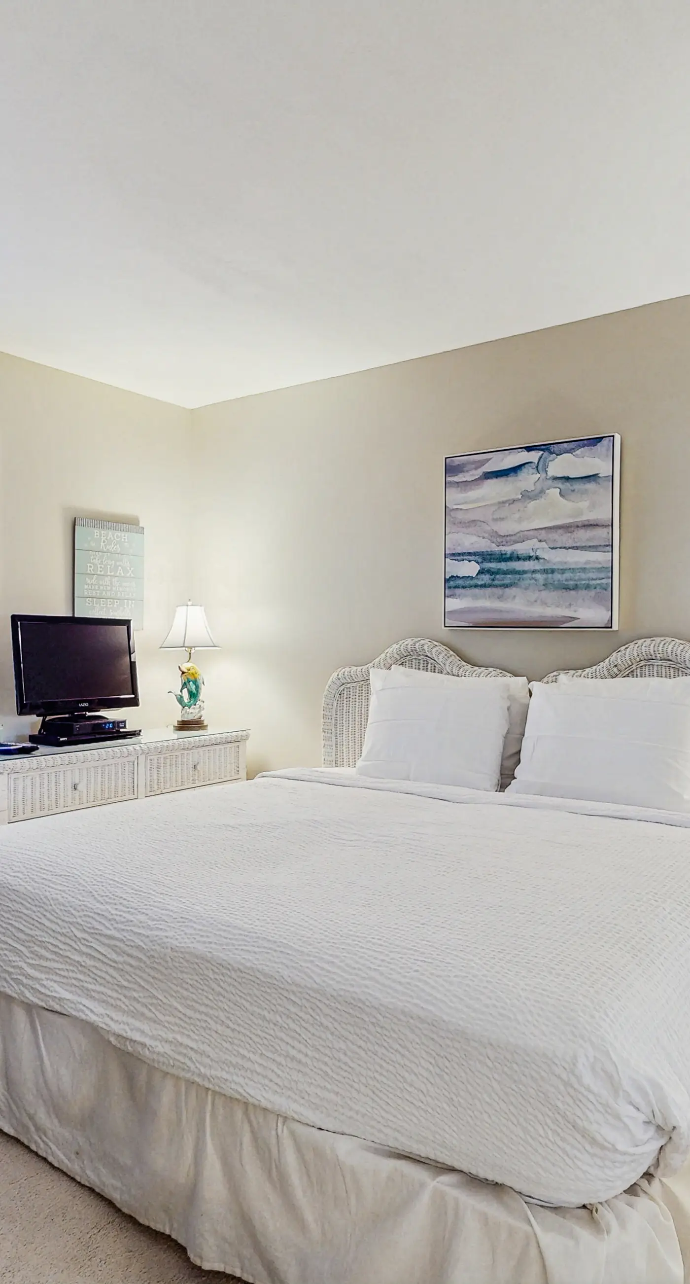 Gorgeous gulfront condo with shared pool and easy beach access