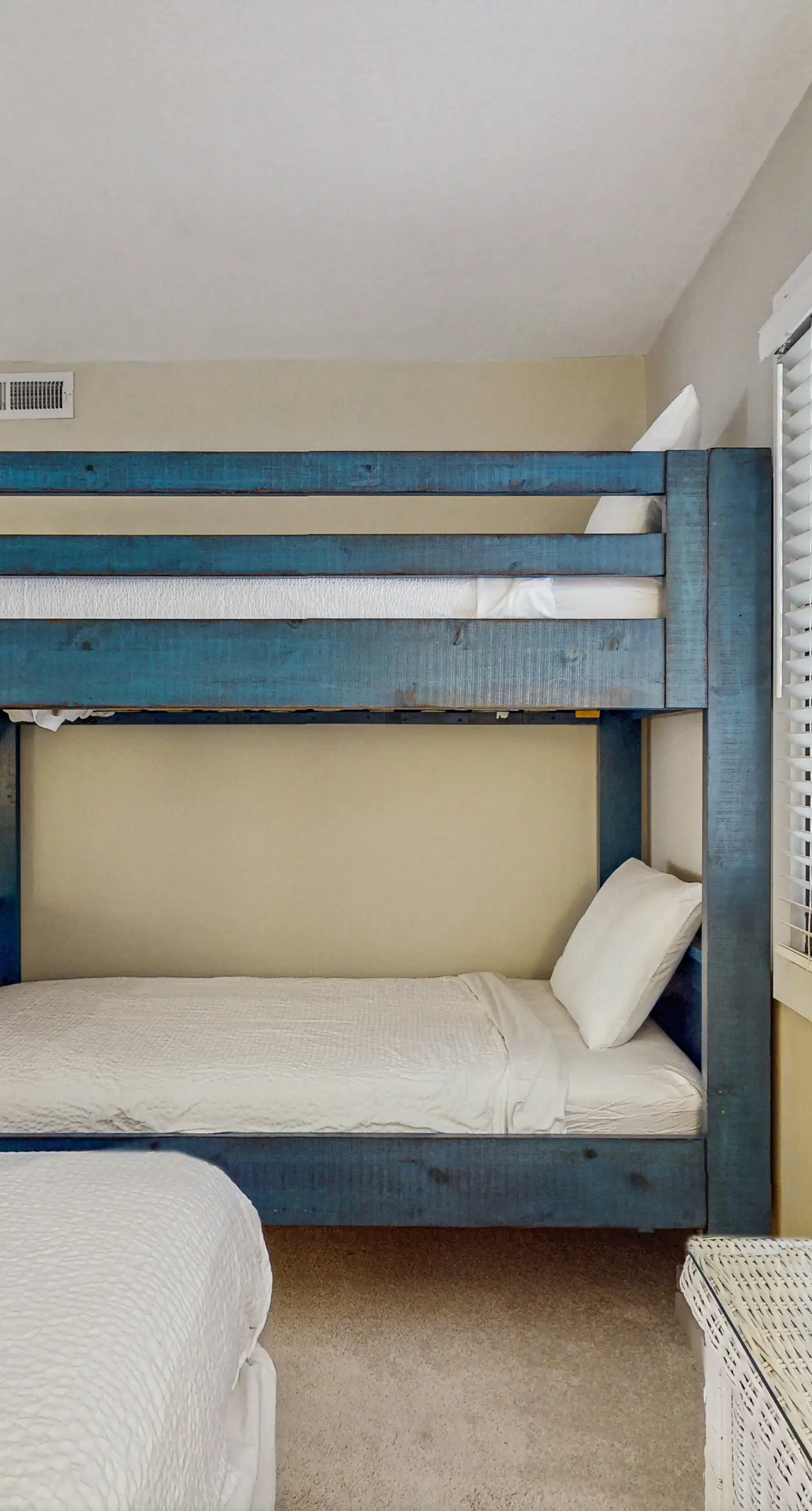 Gorgeous gulfront condo with shared pool and easy beach access