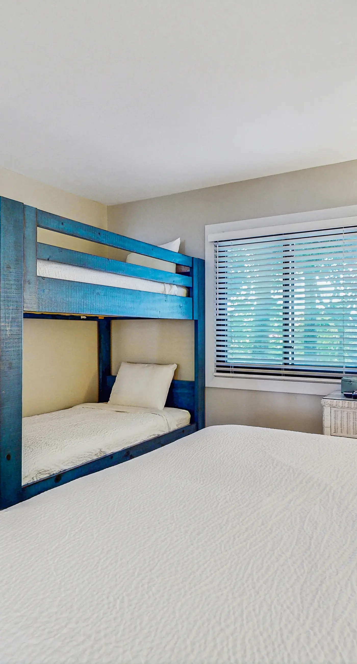 Gorgeous gulfront condo with shared pool and easy beach access