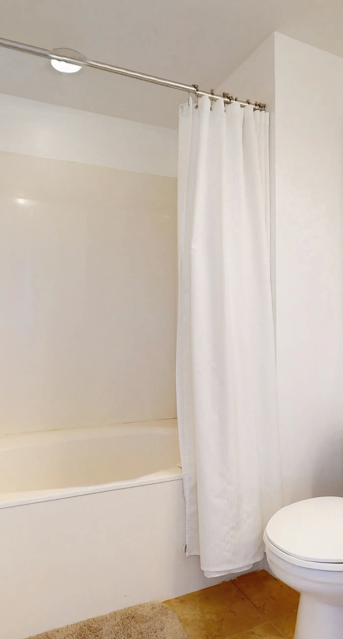 Cozy coastal condo with shared pool w/lazy river and beach access