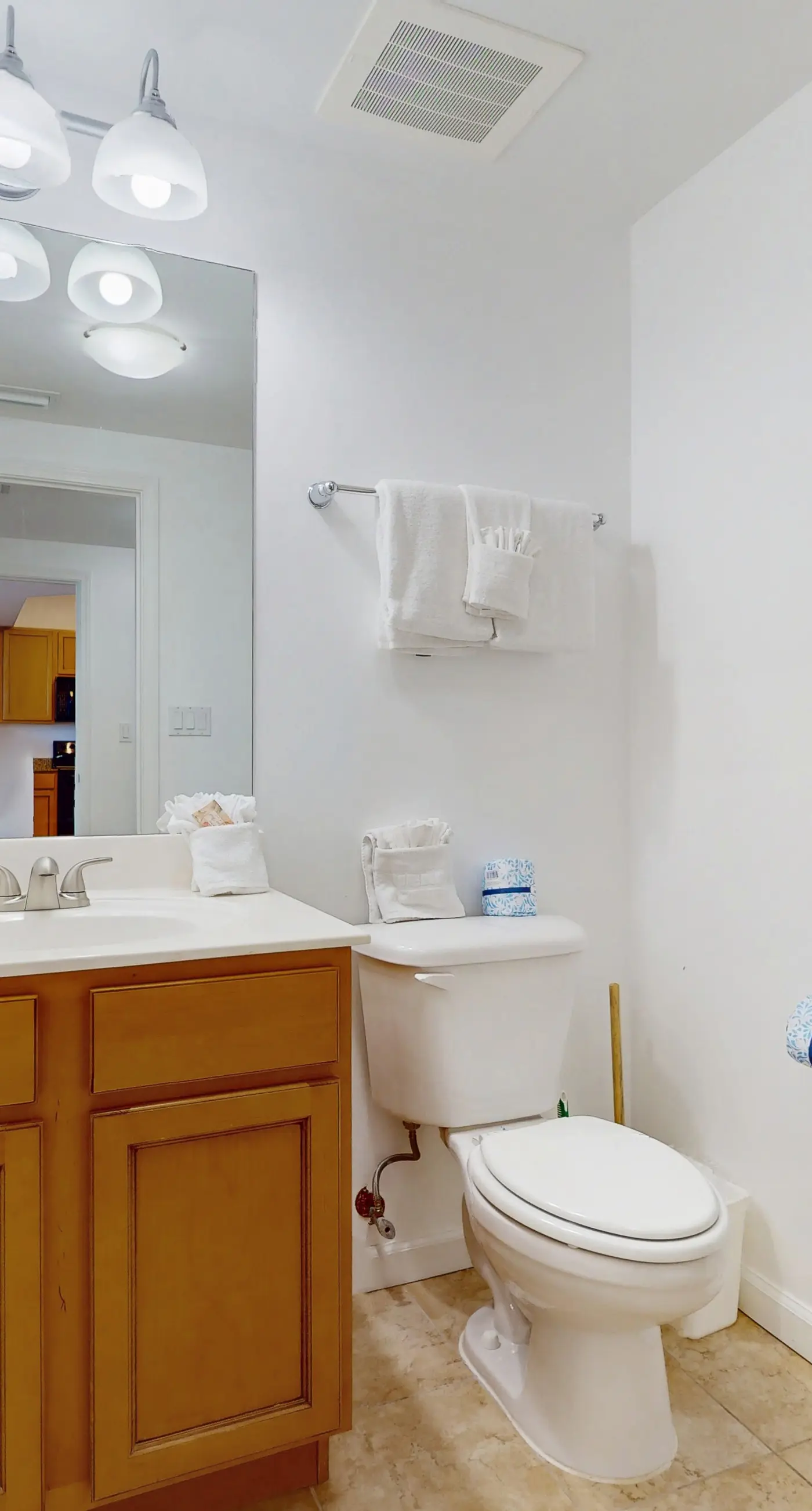 Cozy coastal condo with shared pool w/lazy river and beach access