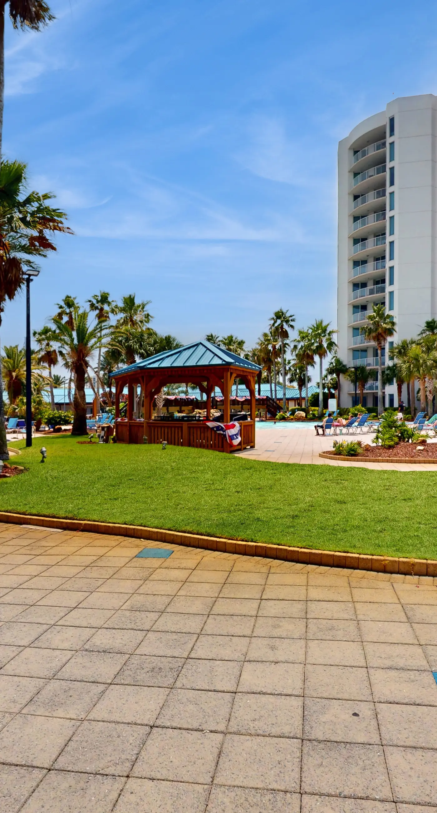 Cozy coastal condo with shared pool w/lazy river and beach access