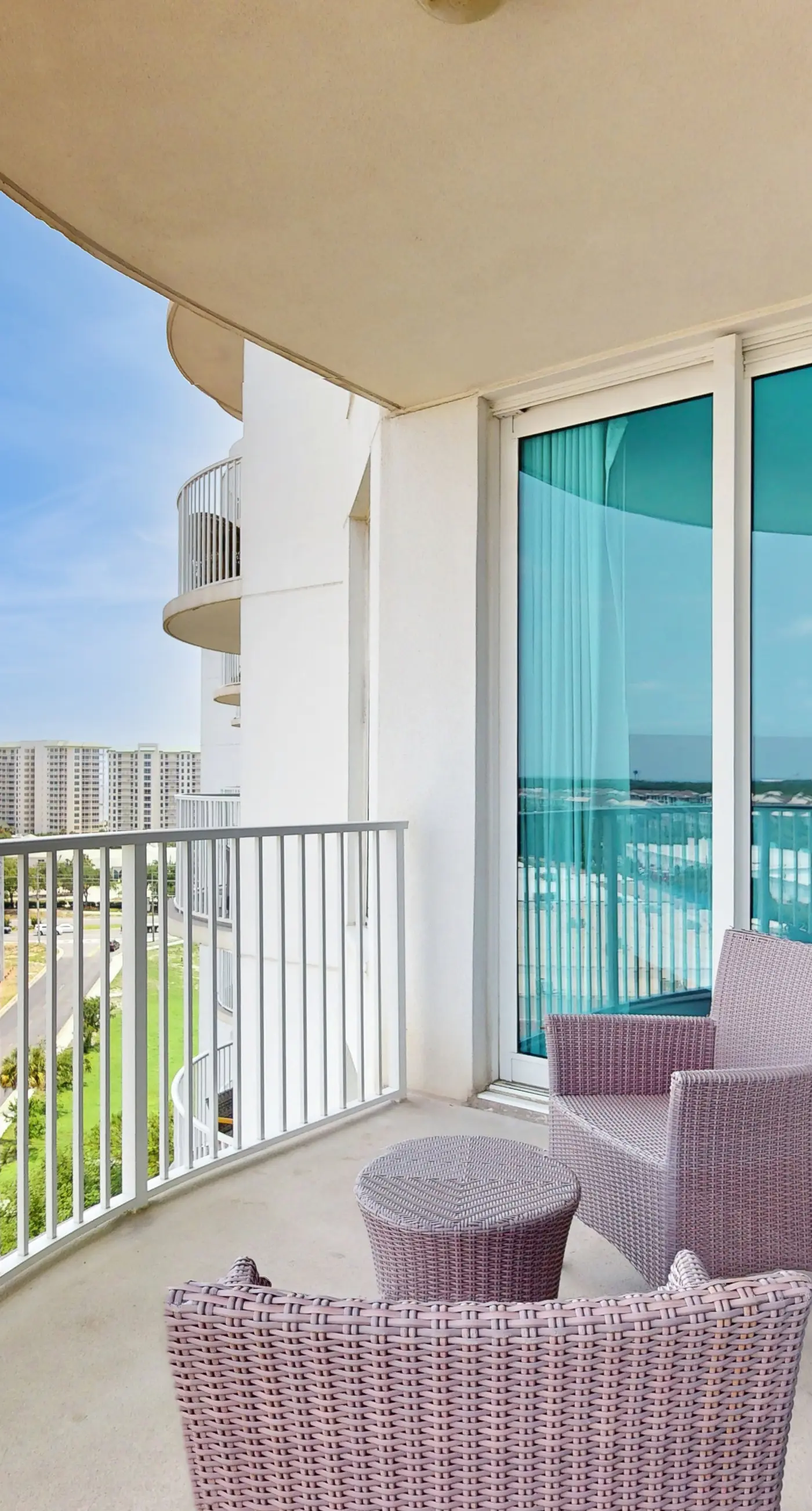 Cozy coastal condo with shared pool w/lazy river and beach access
