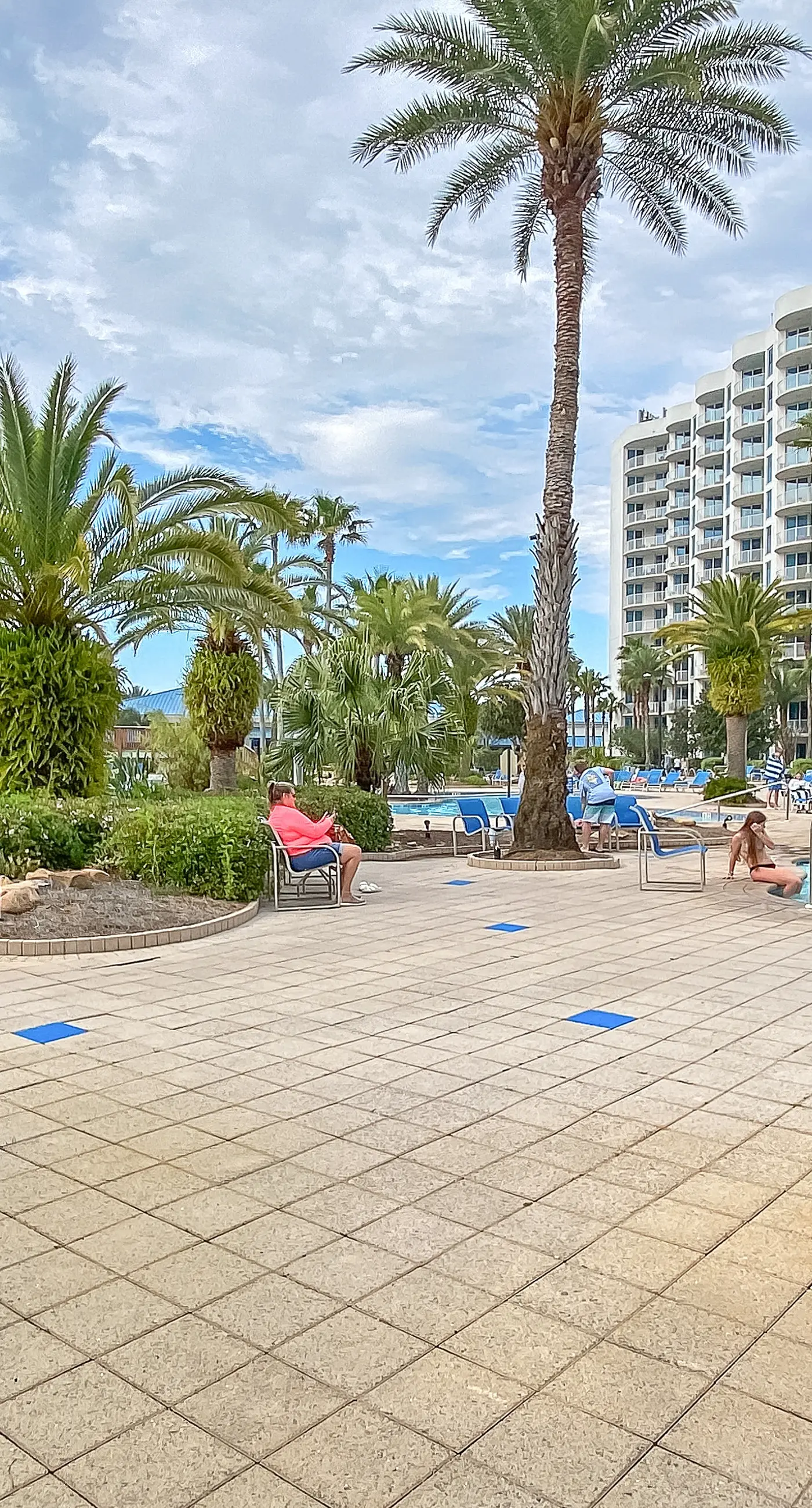 Cozy coastal condo with shared pool w/lazy river and beach access