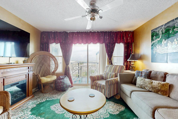 Poolside Villas 306
Gorgeous beach view condo, Shared pool, beach access & Wifi