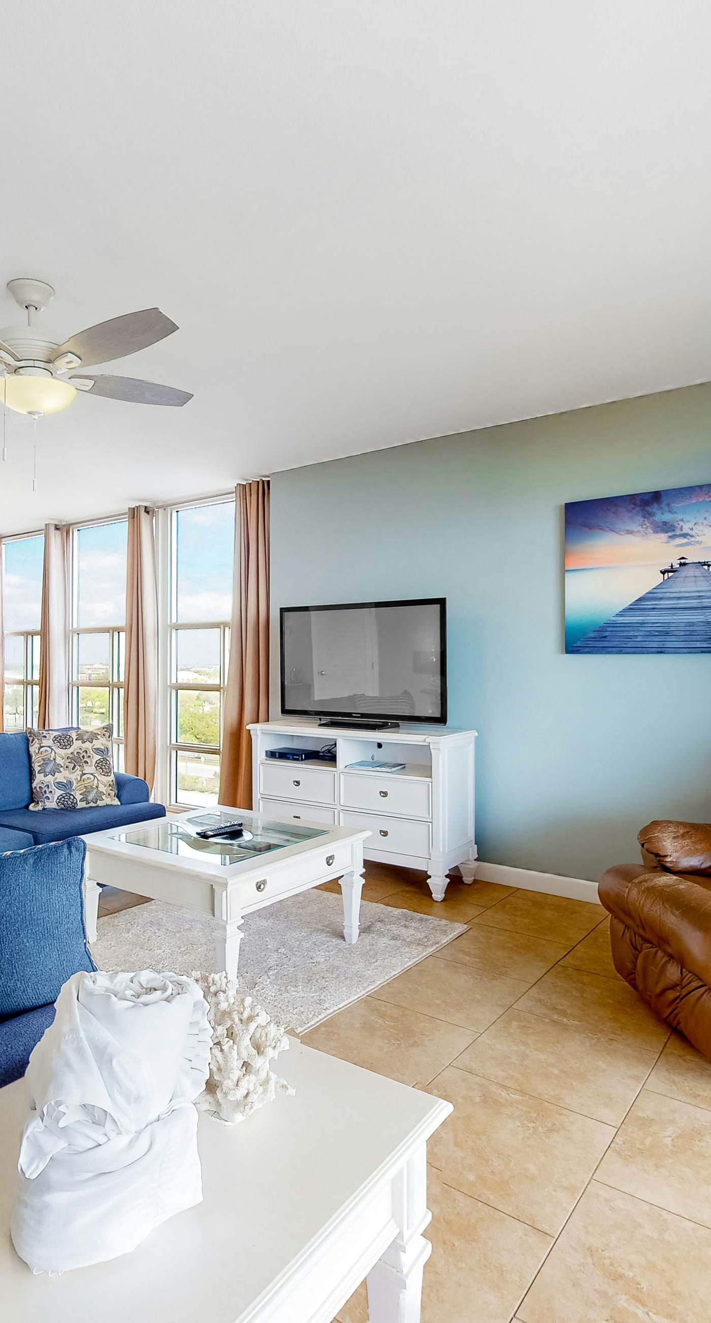 Spacious home with gorgeous gulf views, pool, large balcony, & fitness center