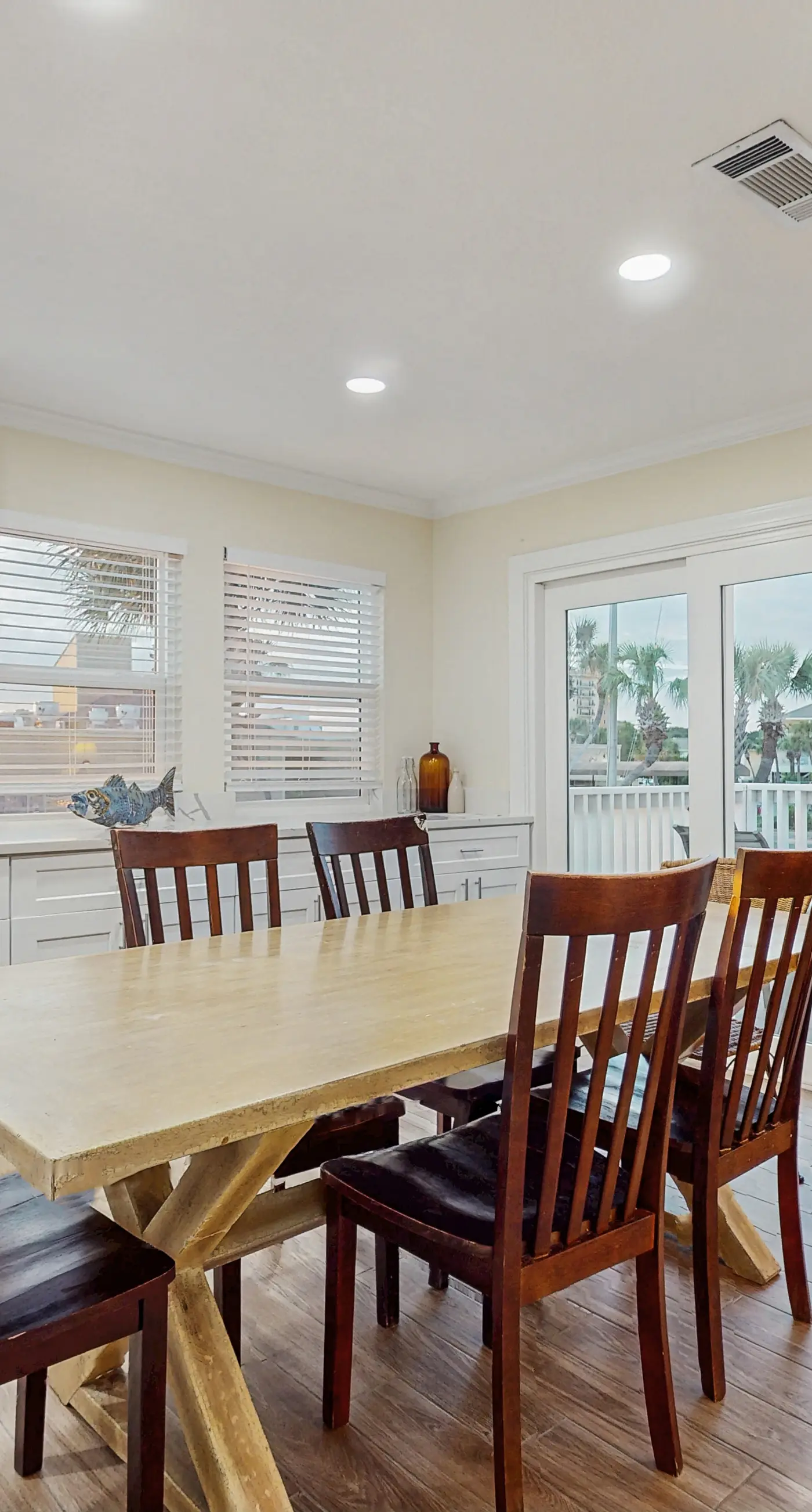 Waterfront villa with multi level home, shared pool & easy beach access