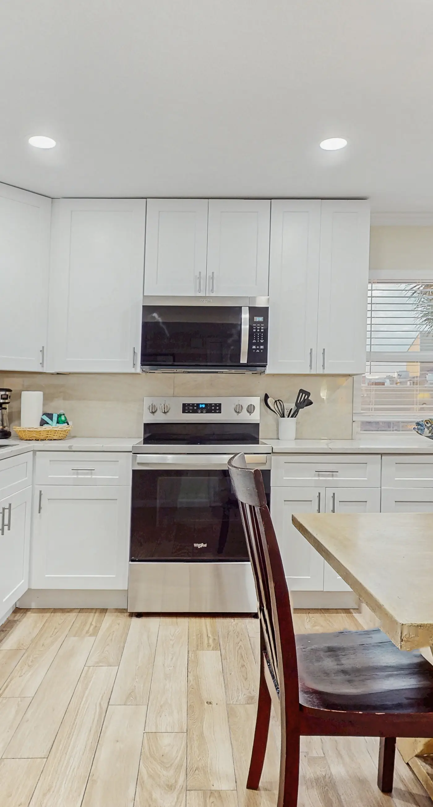 Waterfront villa with multi level home, shared pool & easy beach access