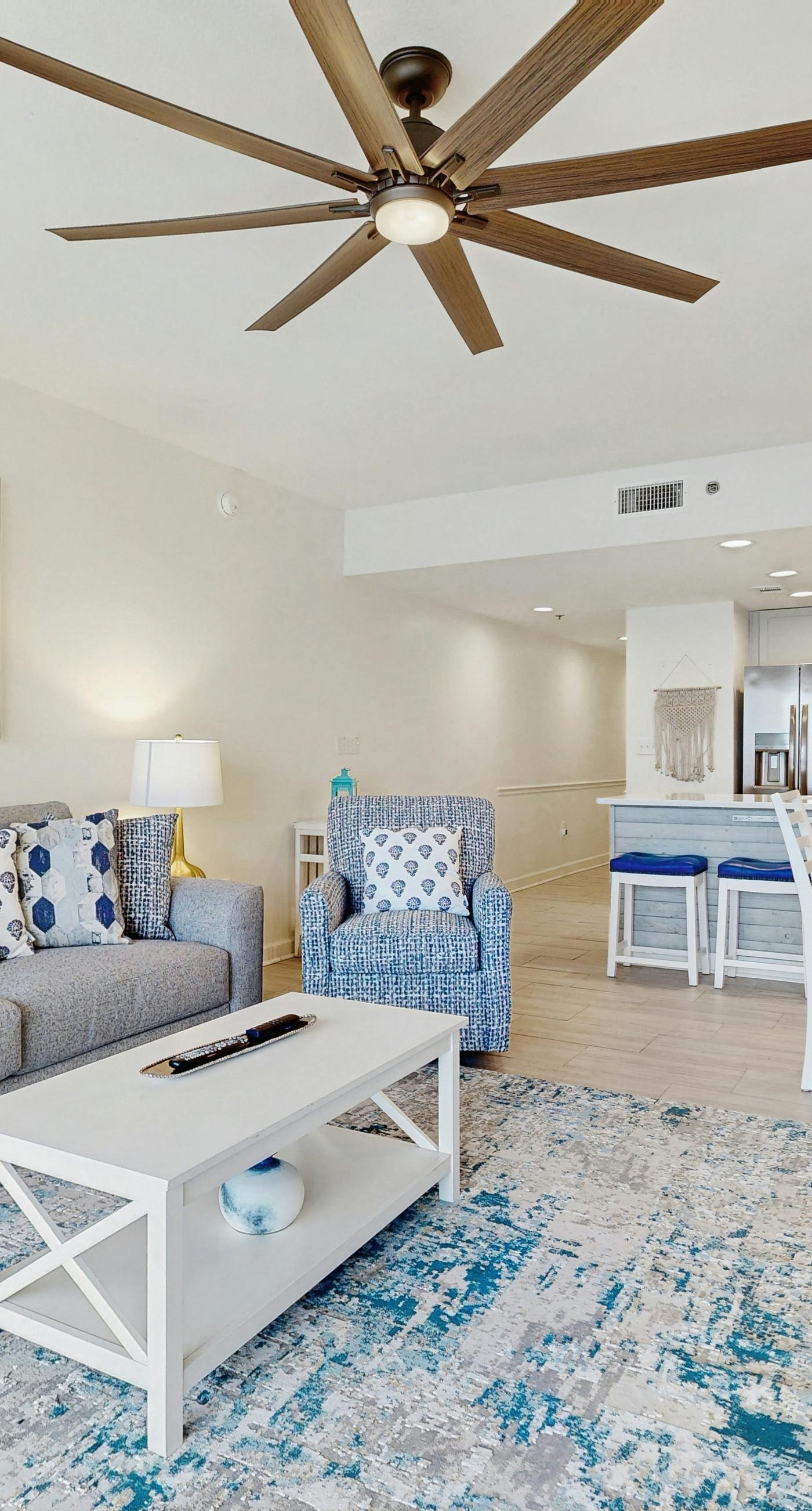 Condo w/ beach access, gulf views & pool - snowbird friendly!