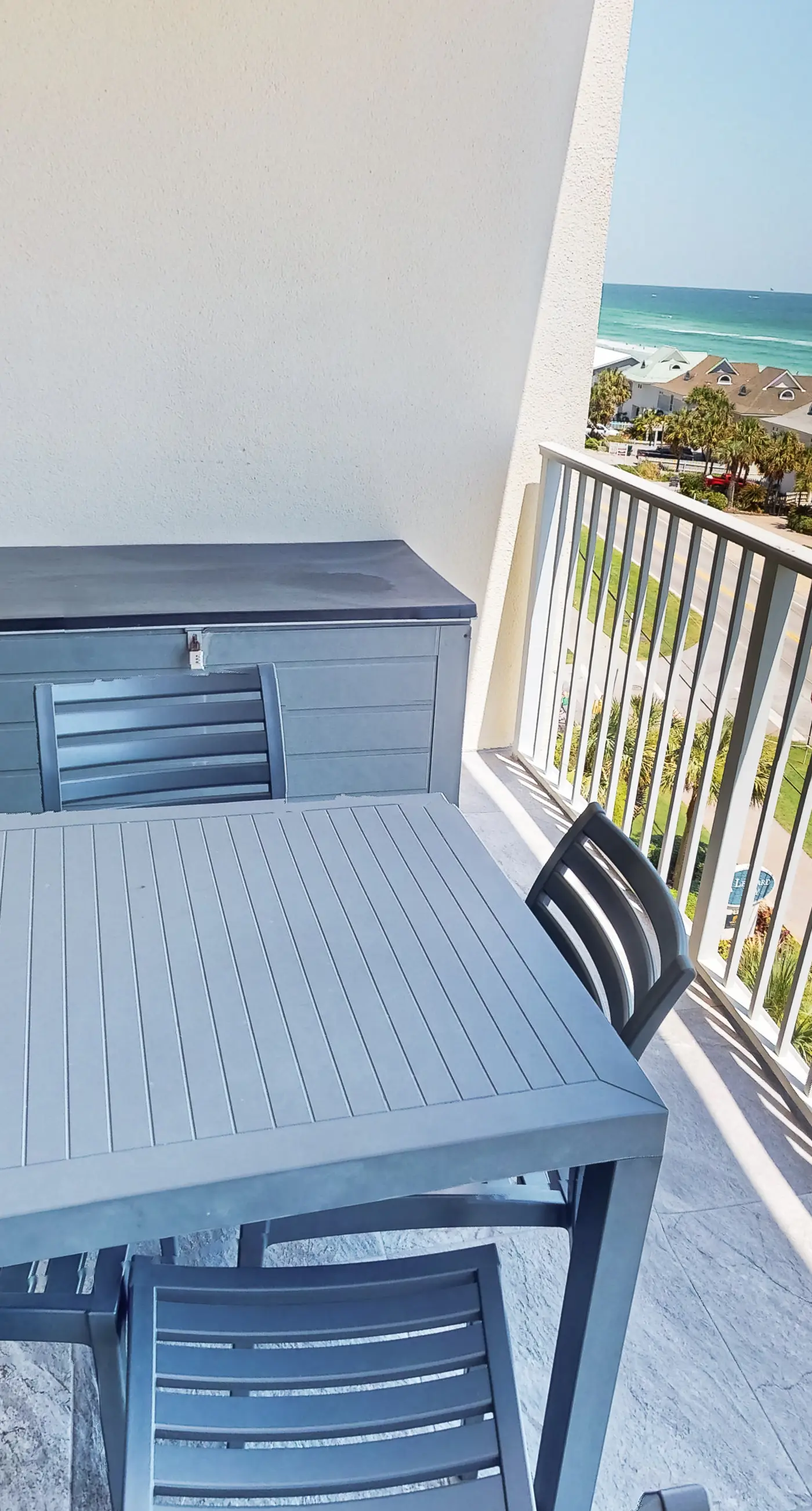 Gorgeous coastal home with plenty of space and easy beach access