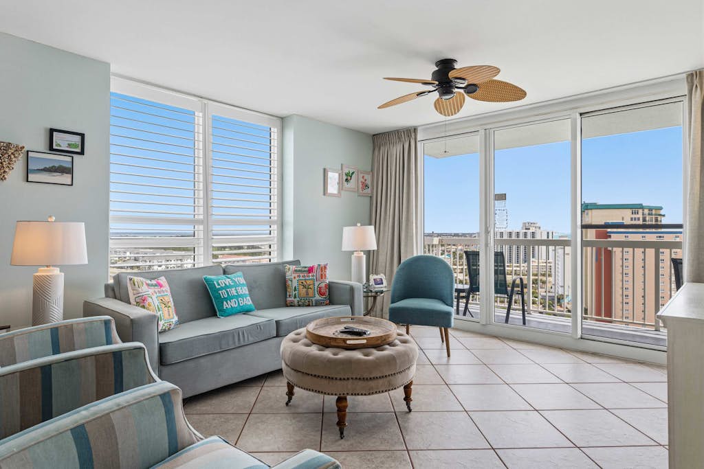 Pelican Beach Resort 1818