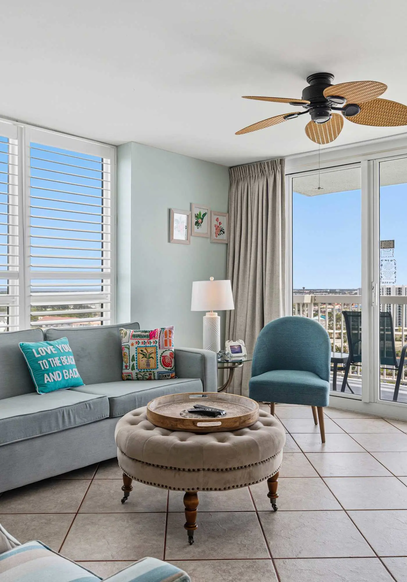Coastal condo with Gulf views, washer and dryer, Wifi, Community pool