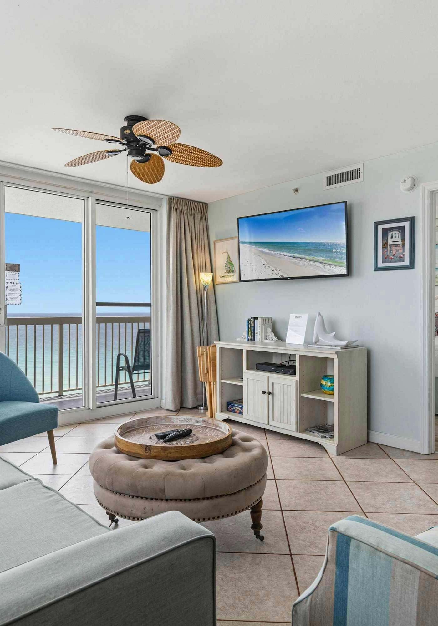 Coastal condo with Gulf views, washer and dryer, Wifi, Community pool